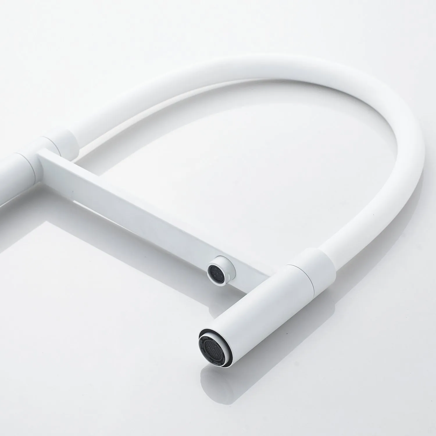 Смеситель для кухни с подключением фильтра Shevanik S178C, белый