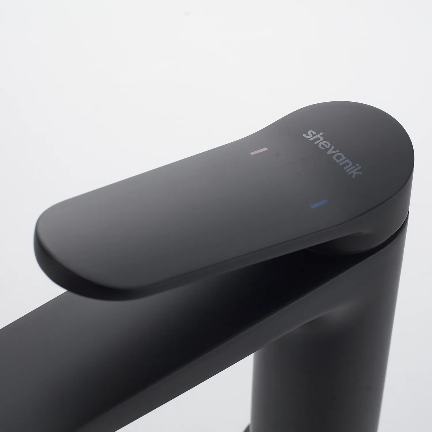 Смеситель для раковины Shevanik S4301H, черный