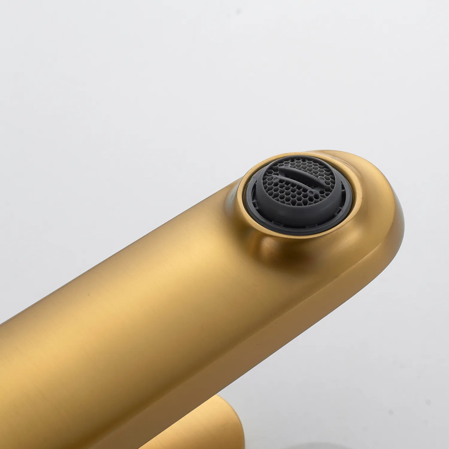 Смеситель для раковины Shevanik S4301G, золотой сатин