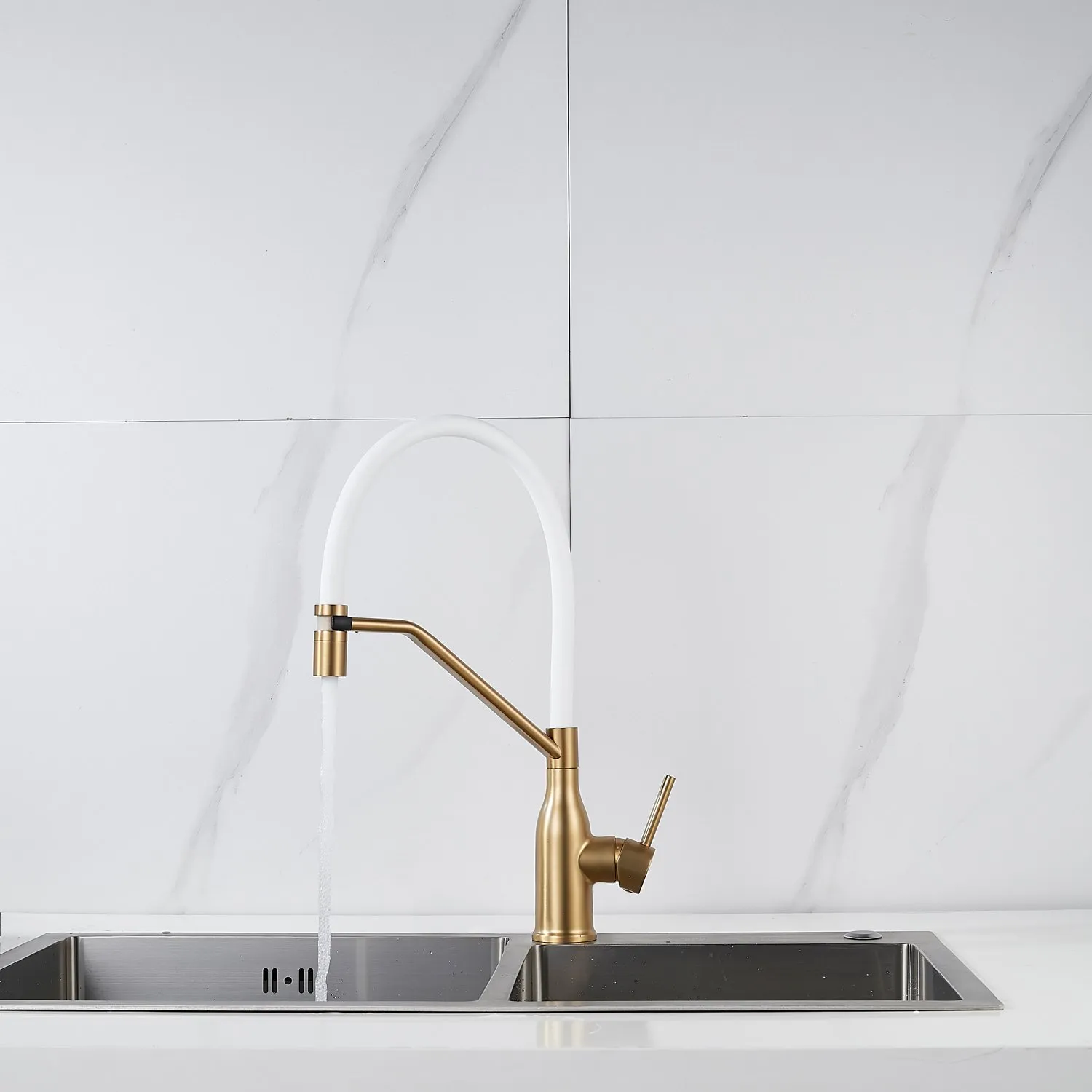 Смеситель для кухни с гибким изливом Shevanik S343G-1, золотой сатин