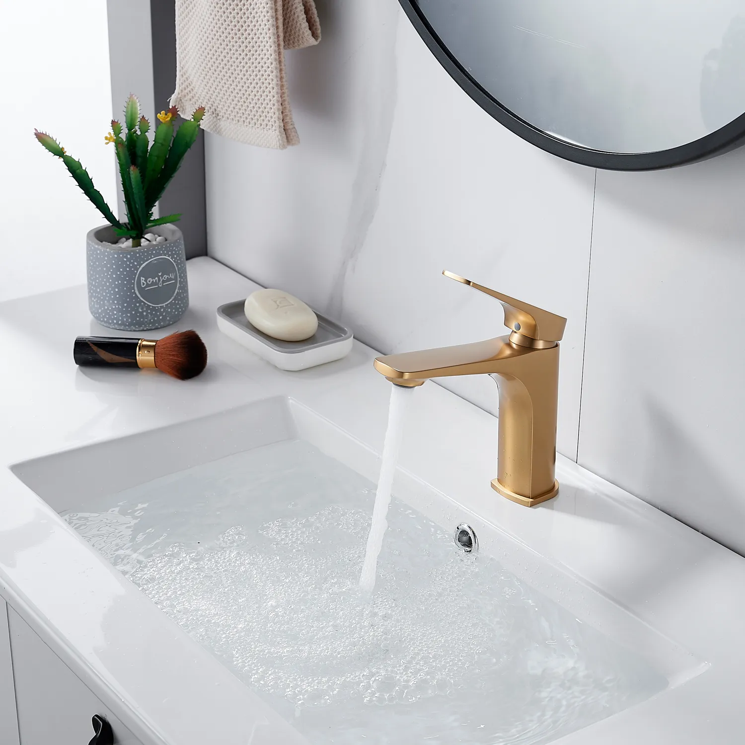 Смеситель для раковины Shevanik S4201G, золотой сатин