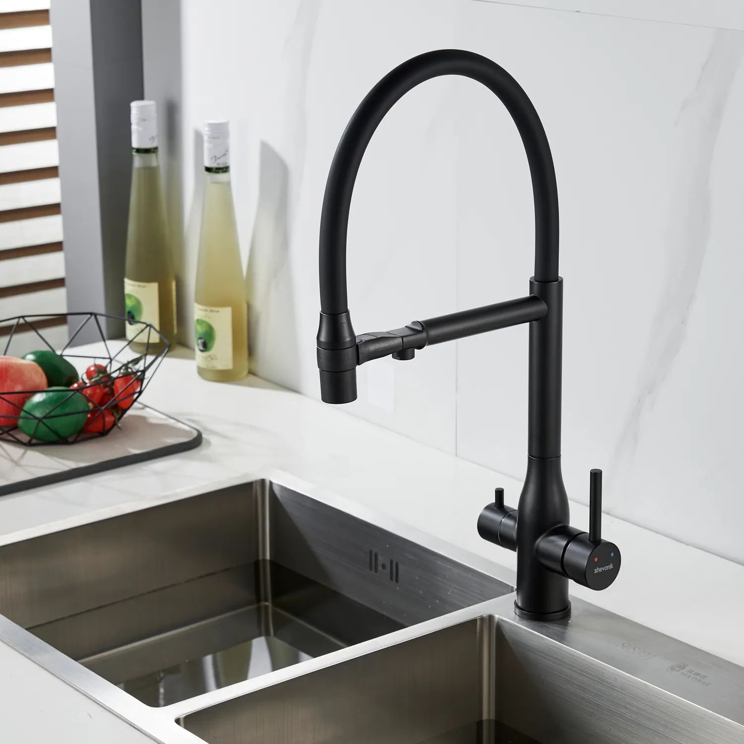 Смеситель для кухни с гибким изливом и подключением фильтра Shevanik S378H, черный