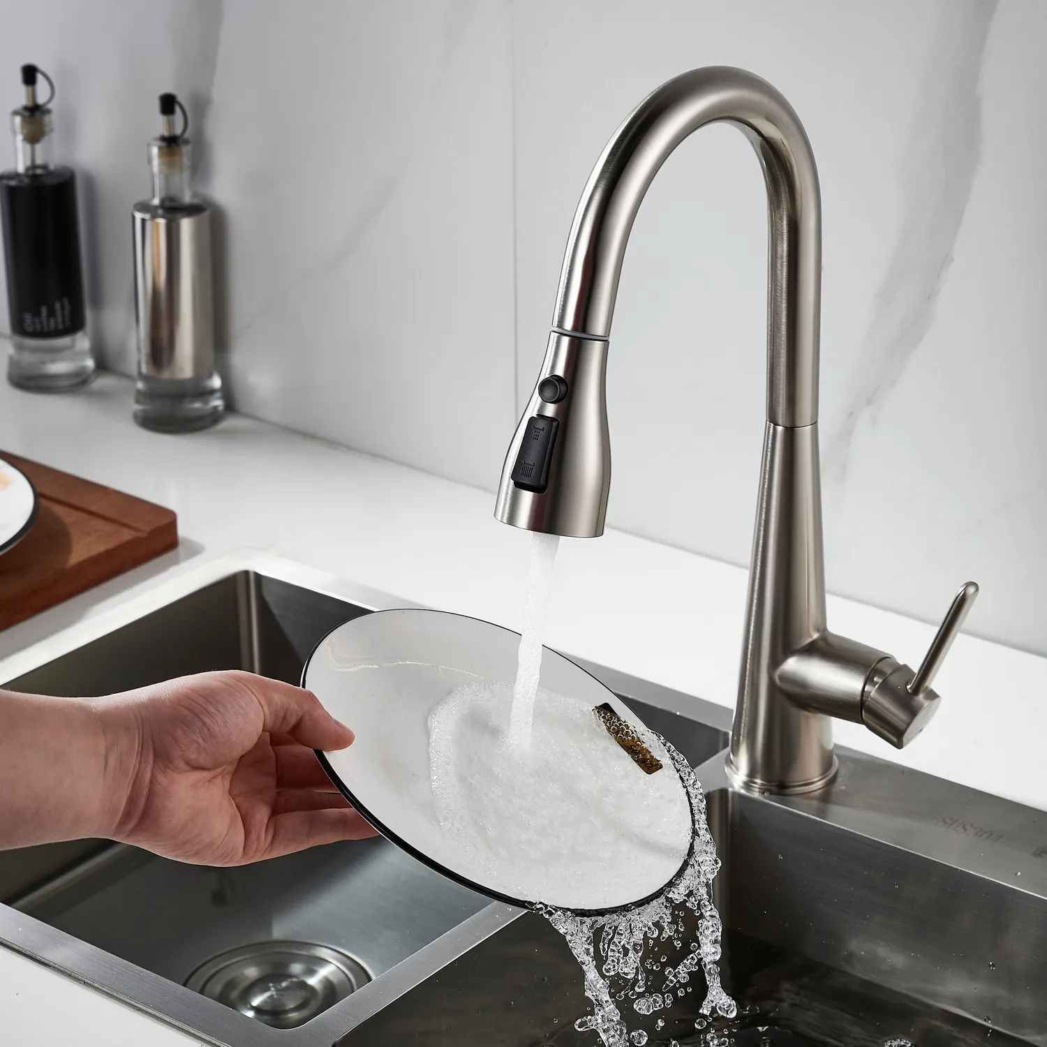 Смеситель для кухни с выдвижным изливом Shevanik S363L, сатин