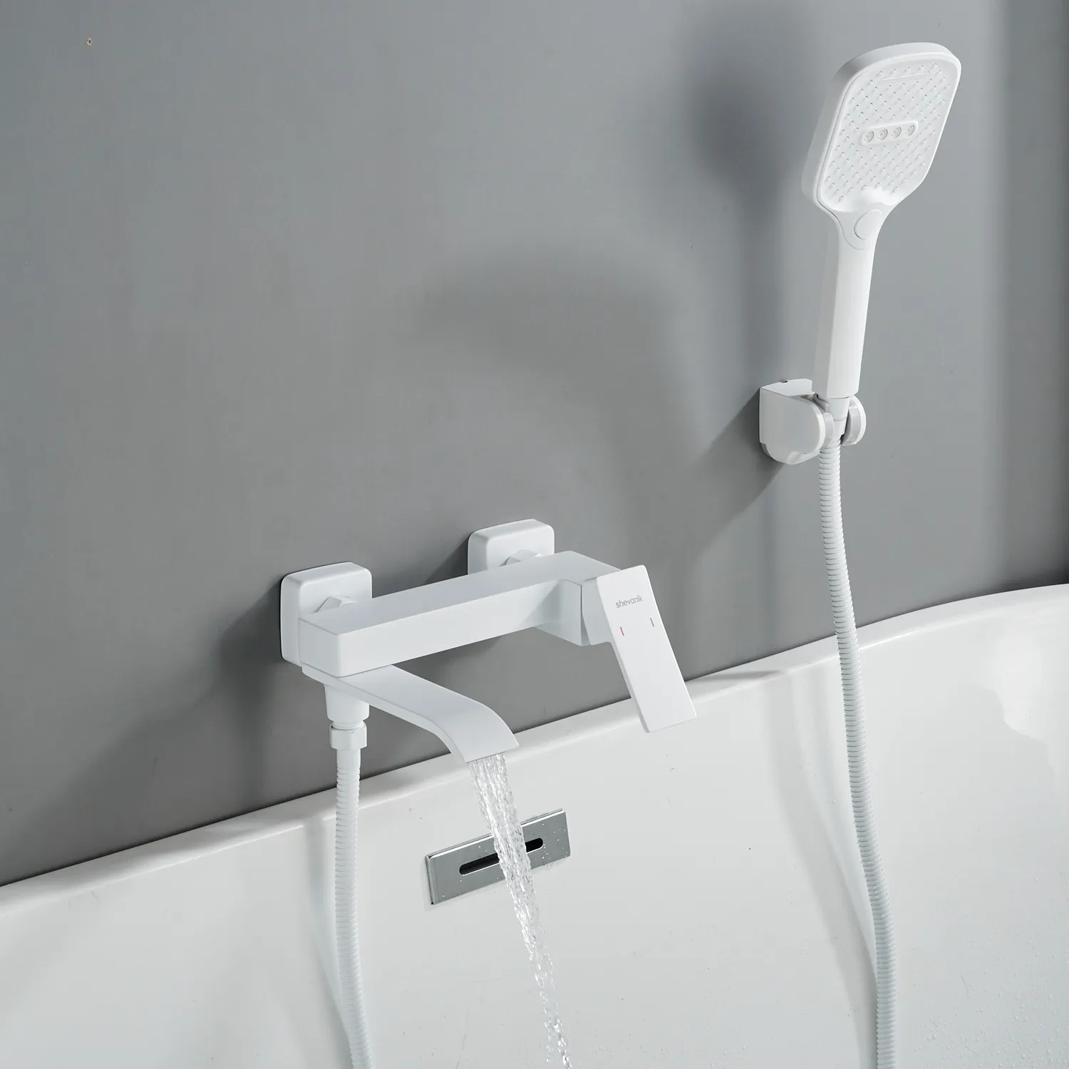 Смеситель для ванны Shevanik S4002C, белый