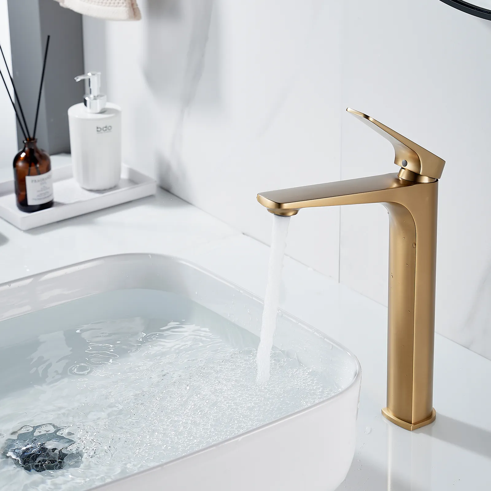 Смеситель для раковины высокий Shevanik S4211G, золотой сатин