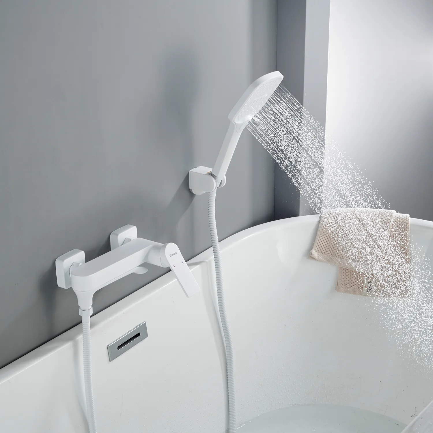 Смеситель для ванны Shevanik S4102C, белый