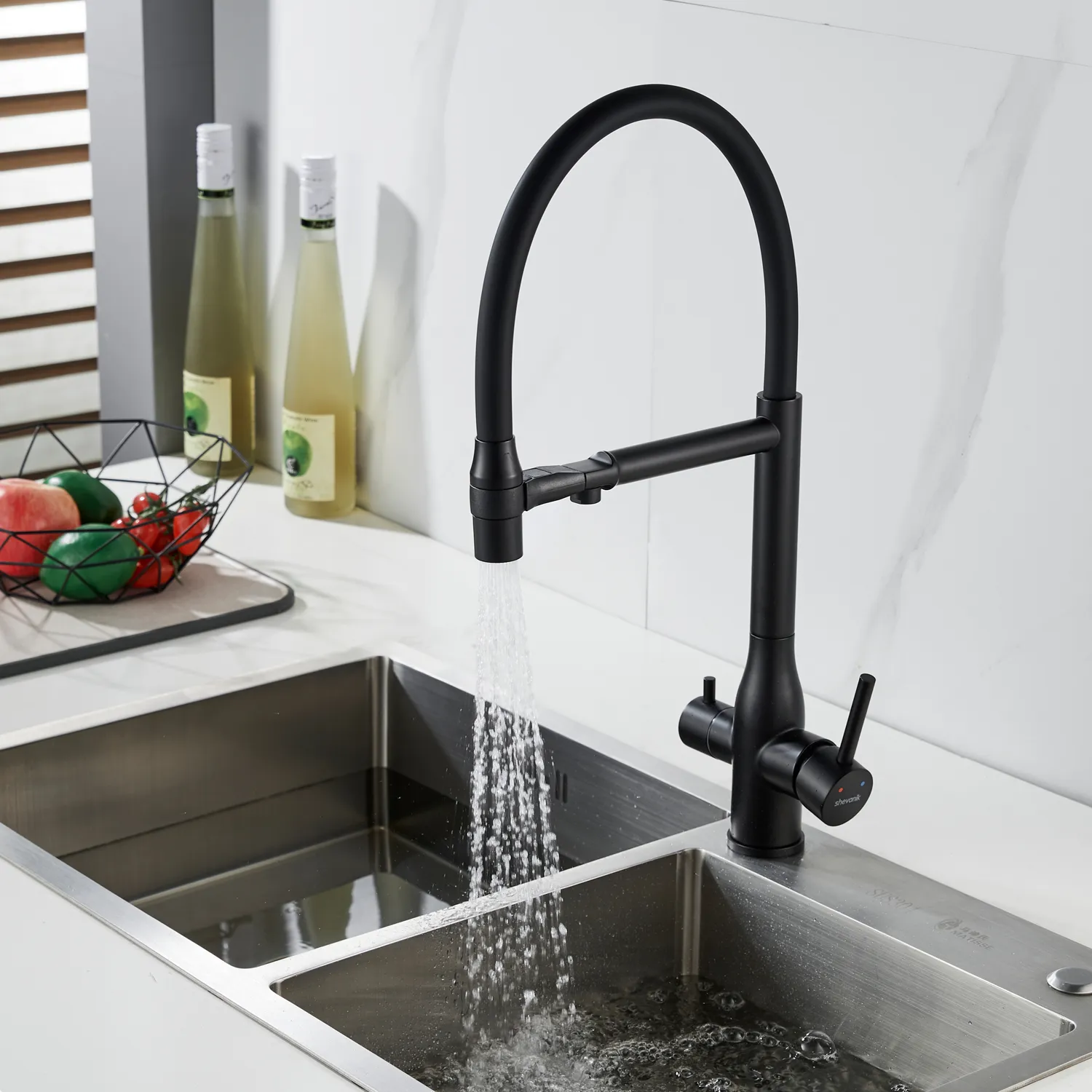 Смеситель для кухни с гибким изливом и подключением фильтра Shevanik S378H, черный