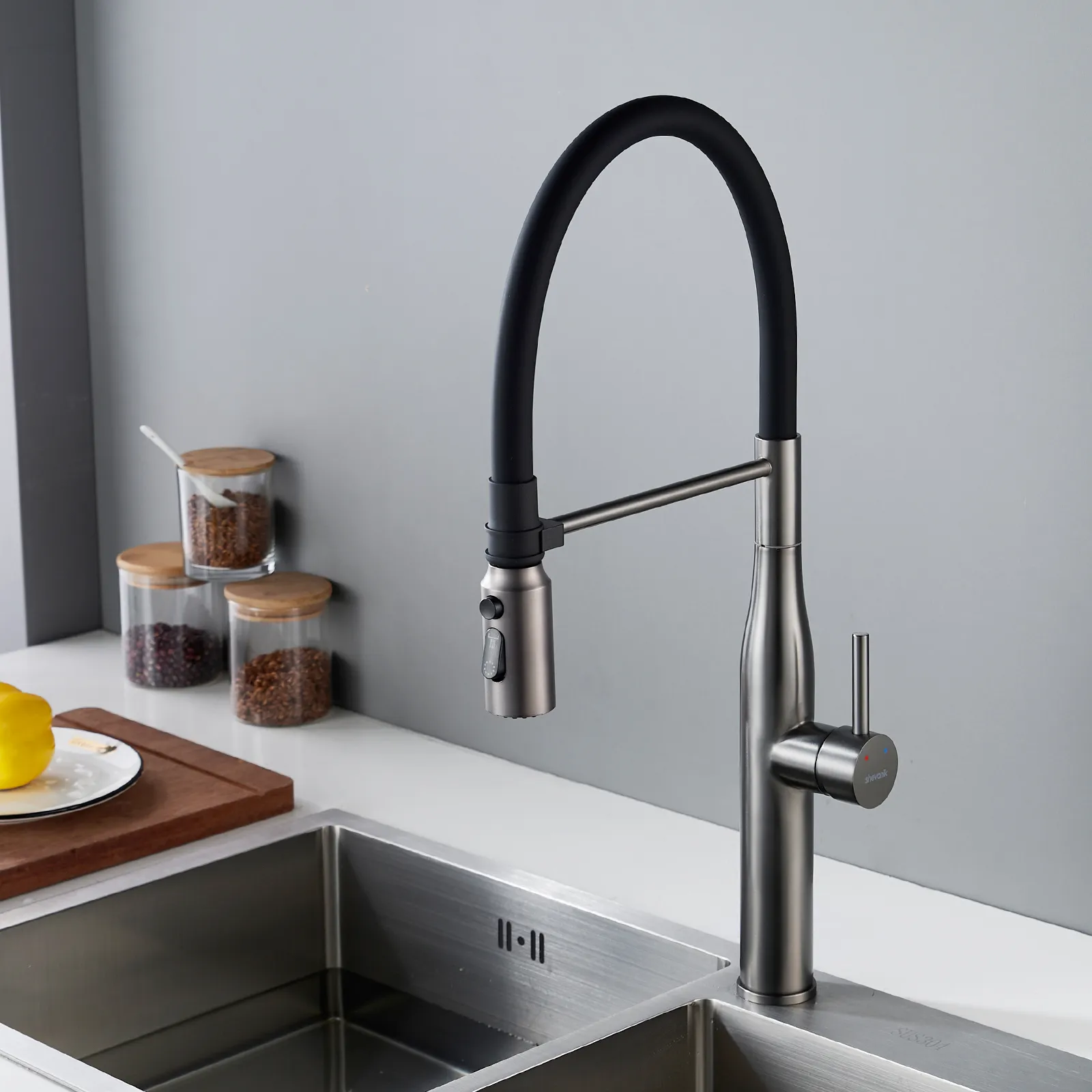 Смеситель для кухни с гибким изливом и режимом "душ" Shevanik S123T-3, оружейная сталь