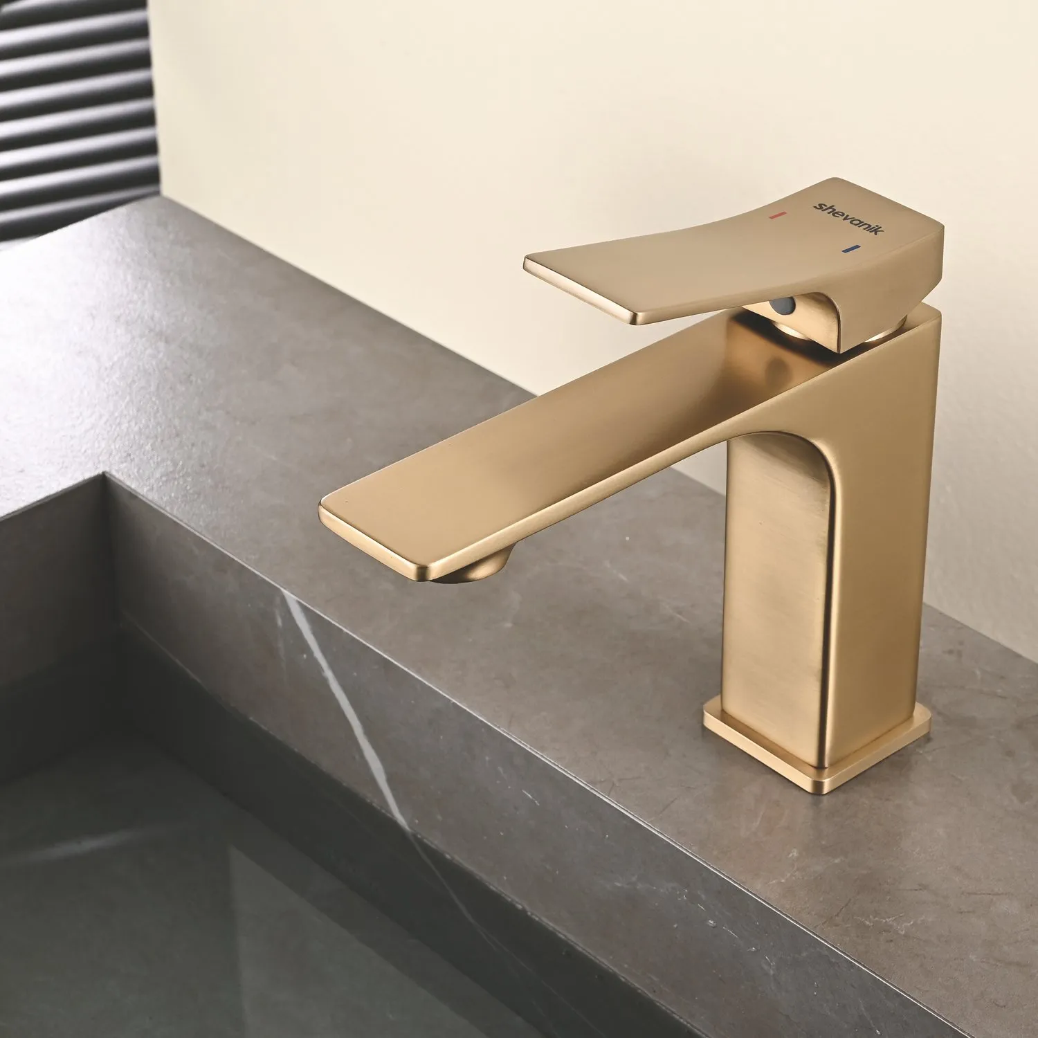 Смеситель для раковины Shevanik S6101G, золотой сатин