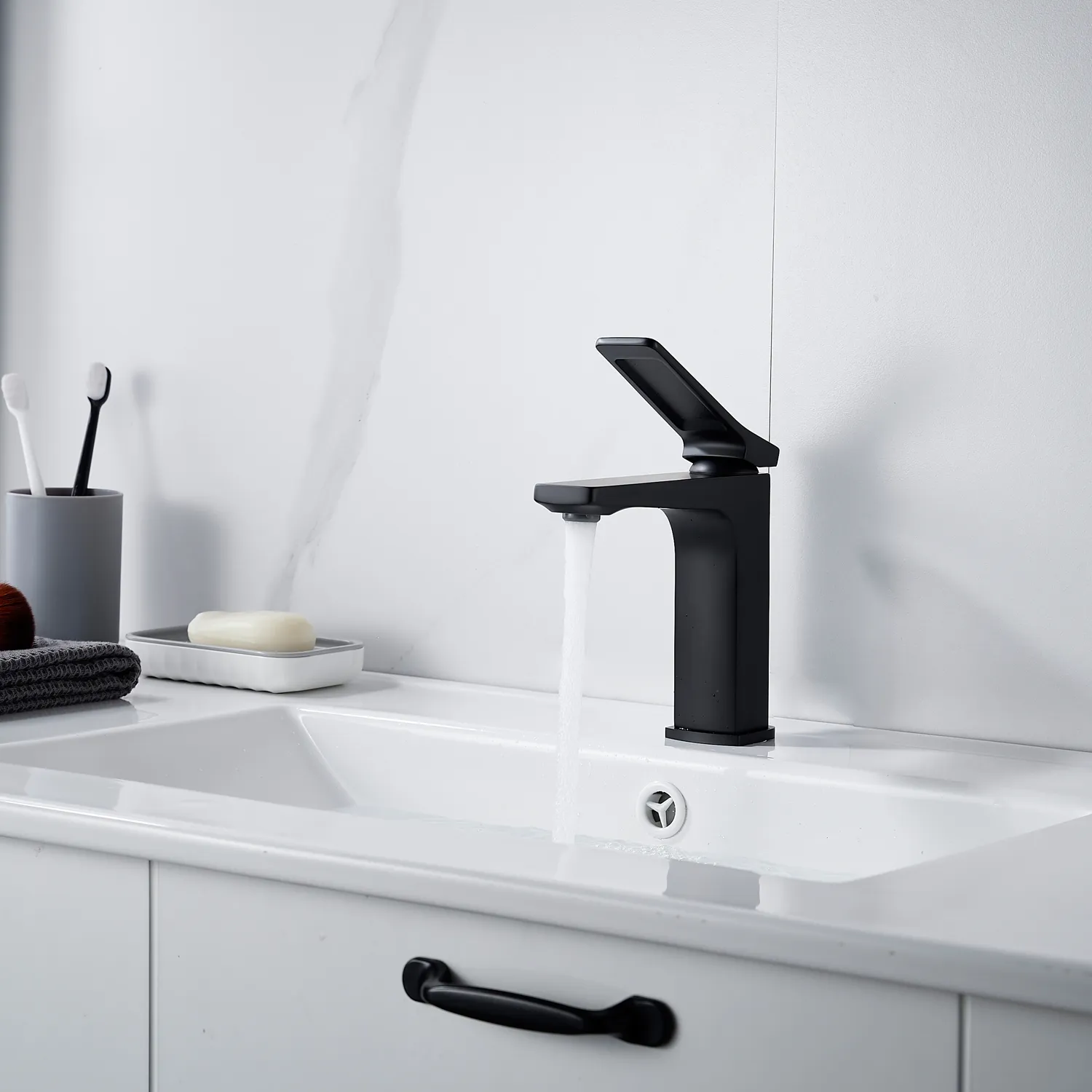 Смеситель для раковины Shevanik S4601H, черный