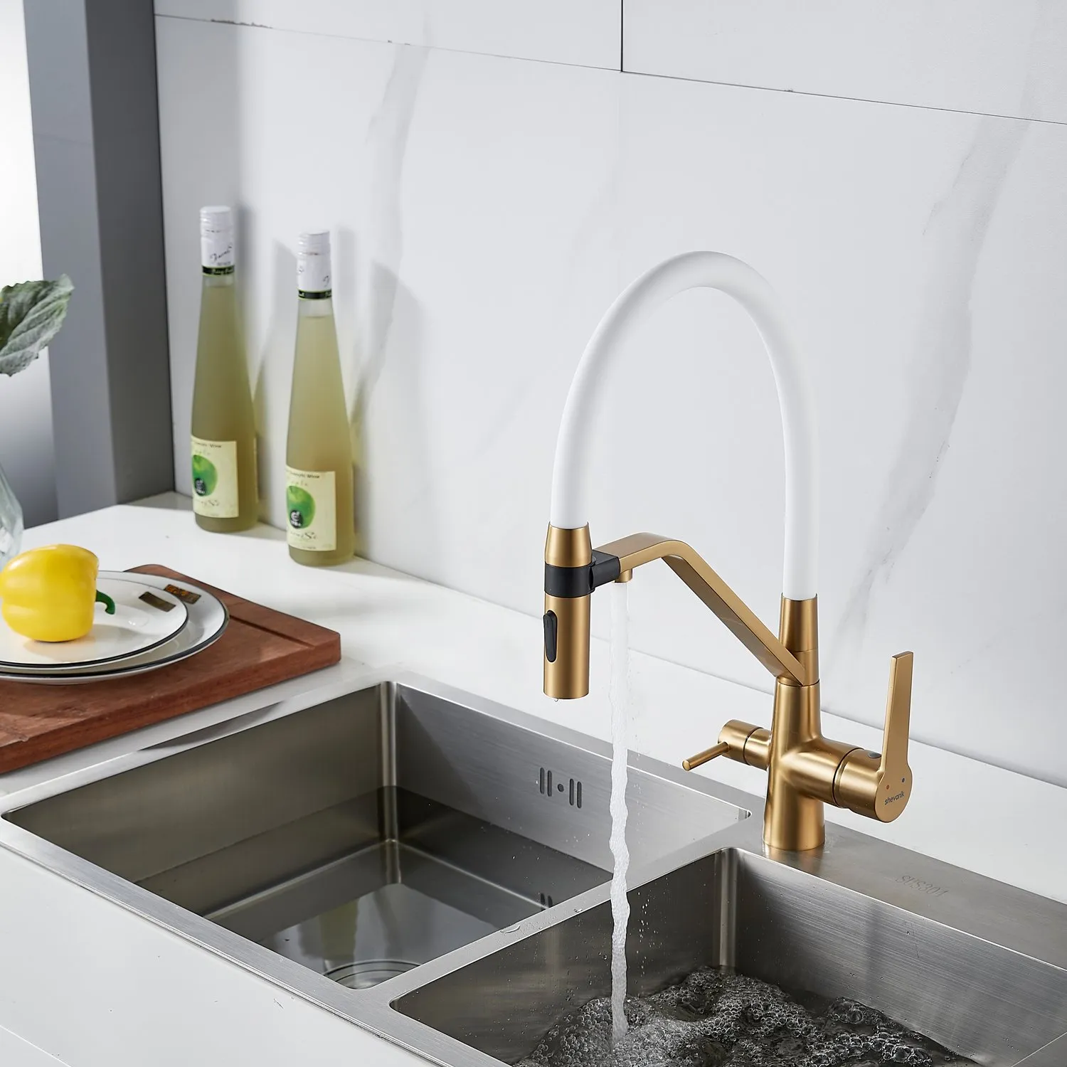 Смеситель для кухни с гибким изливом и подключением фильтра Shevanik S278G, золотой сатин