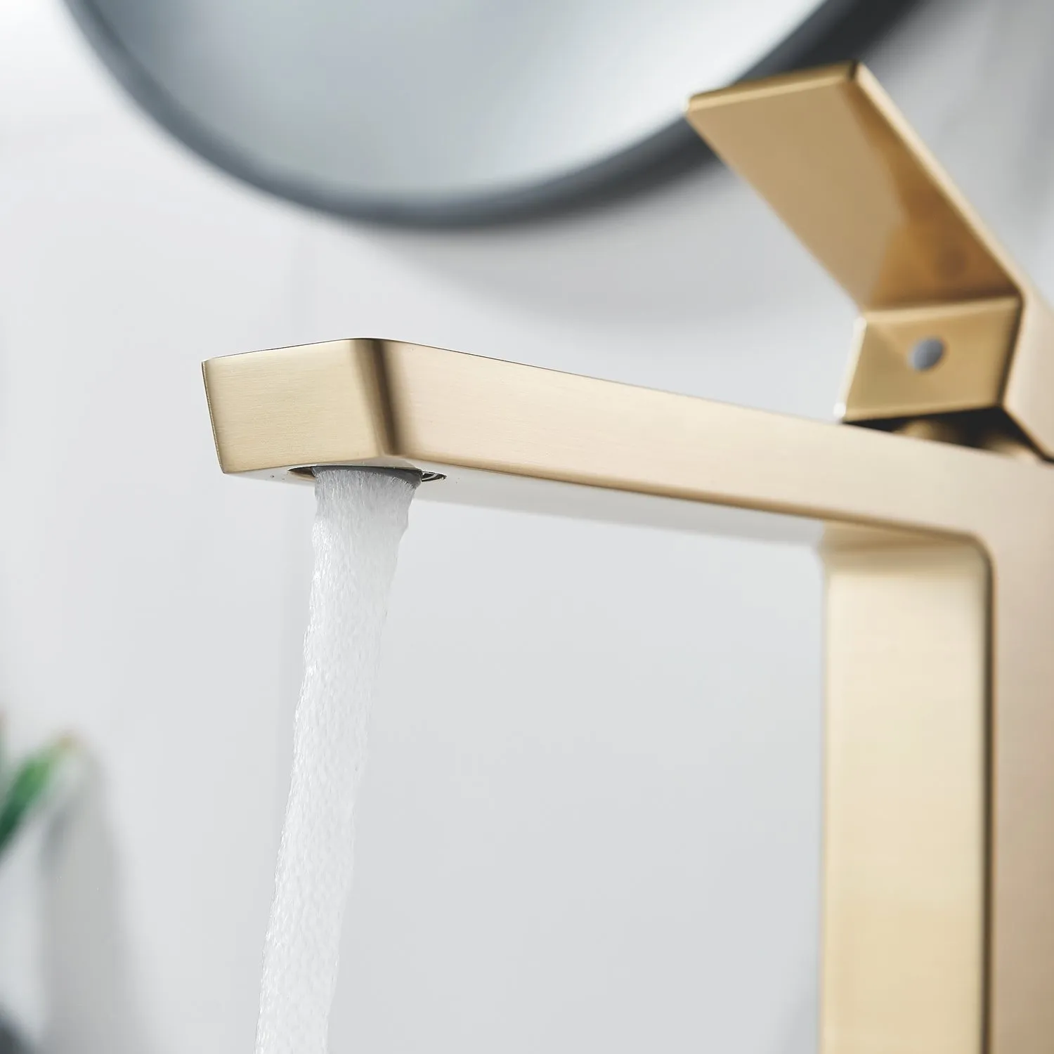 Смеситель для раковины высокий Rose R1811G-1, золотой сатин