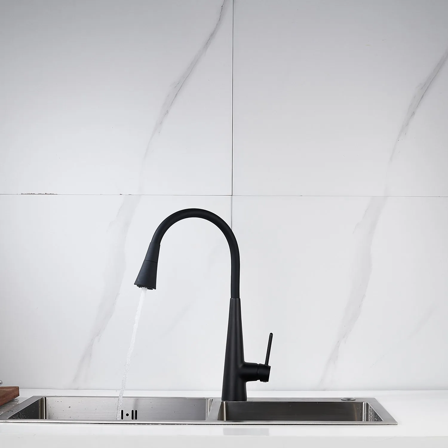 Смеситель для кухни с гибким изливом и режимом "душ" Rose R213H, черный