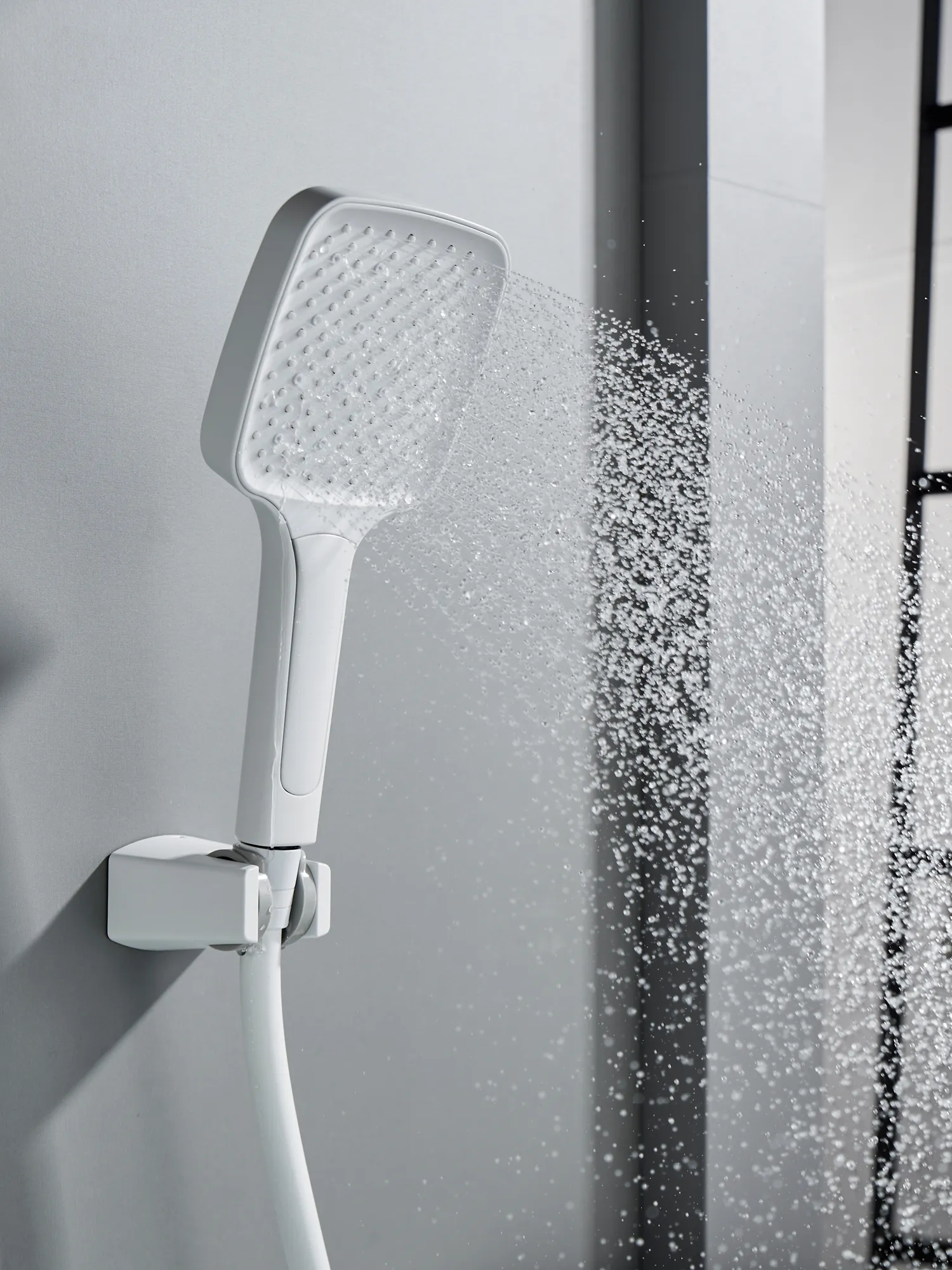 Смеситель для ванны Rose R2802C, белый