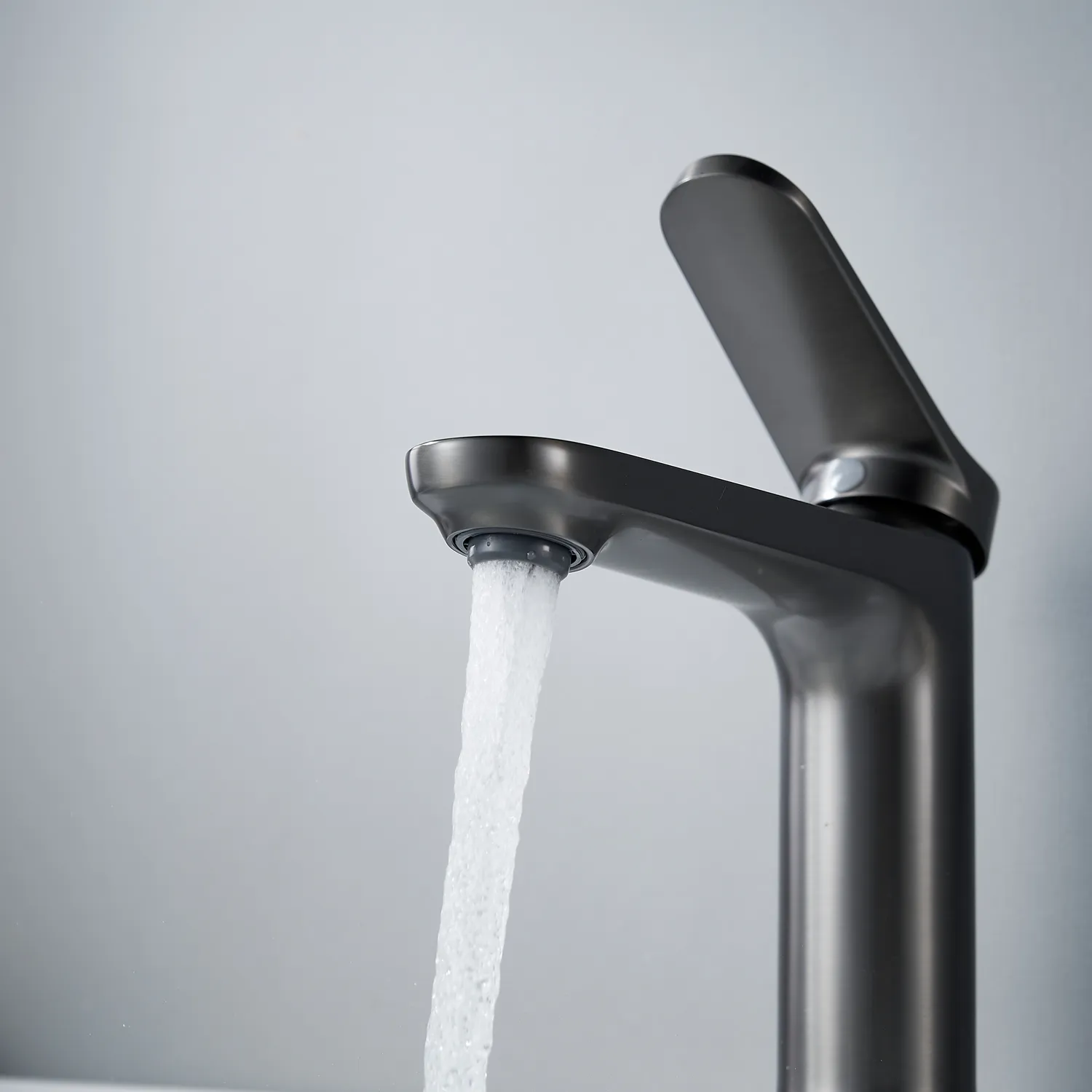 Смеситель для раковины Shevanik S4301T, оружейная сталь