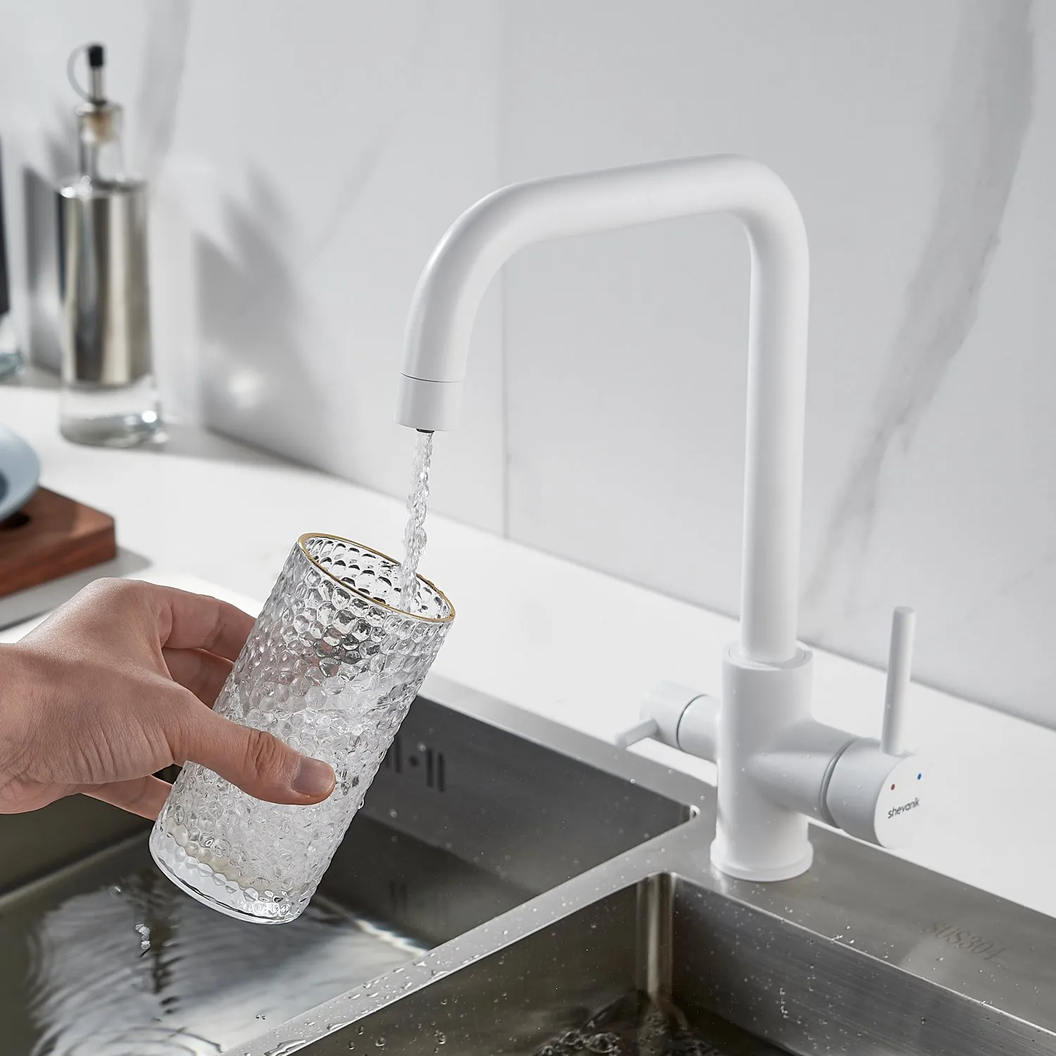 Смеситель для кухни с подключением фильтра Shevanik S228C, белый