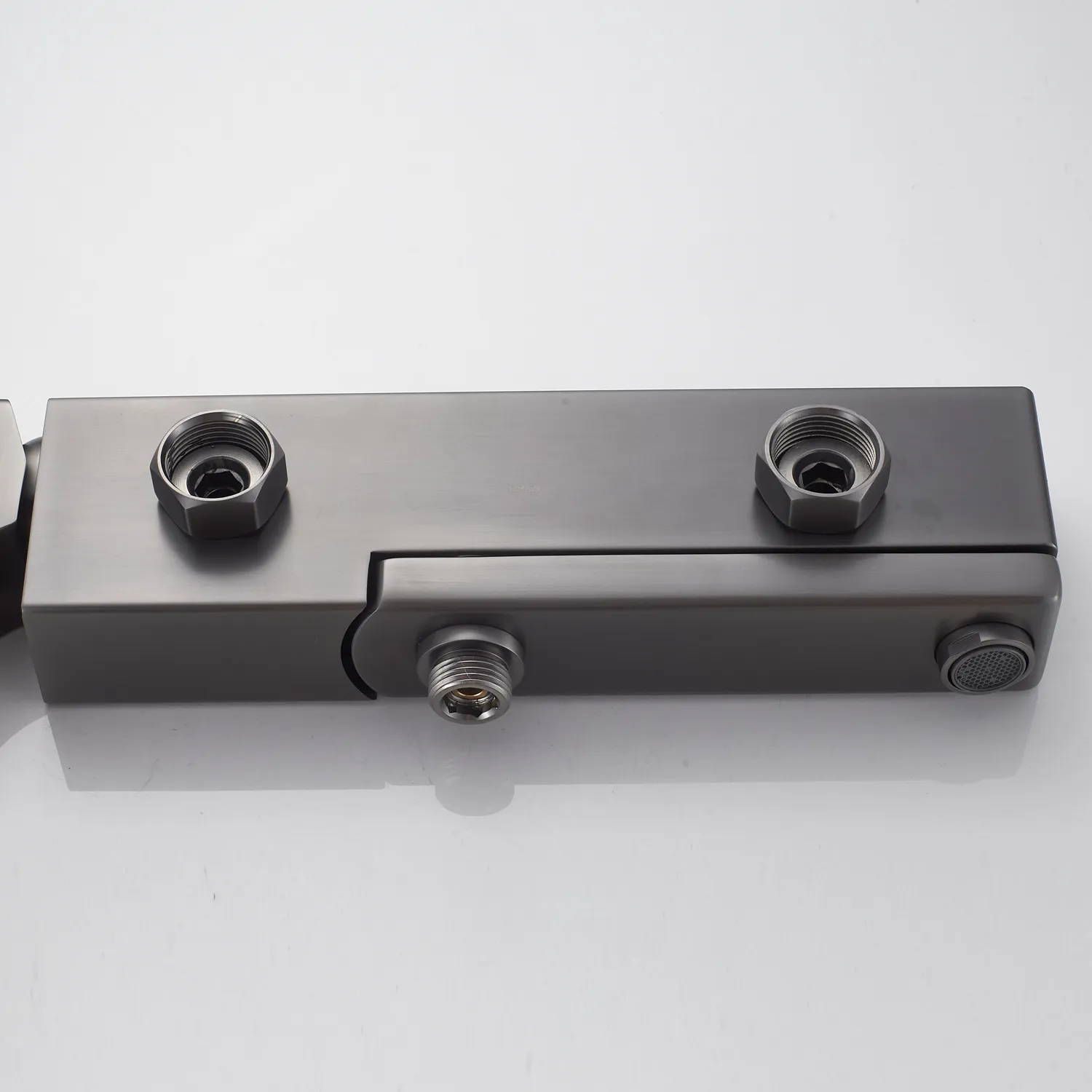 Смеситель для ванны Rose R1002T, оружейная сталь