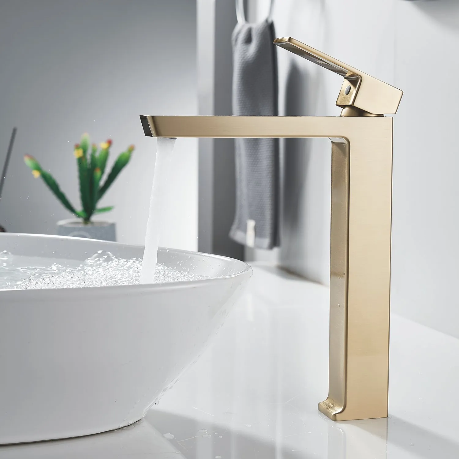 Смеситель для раковины высокий Rose R1811G-1, золотой сатин