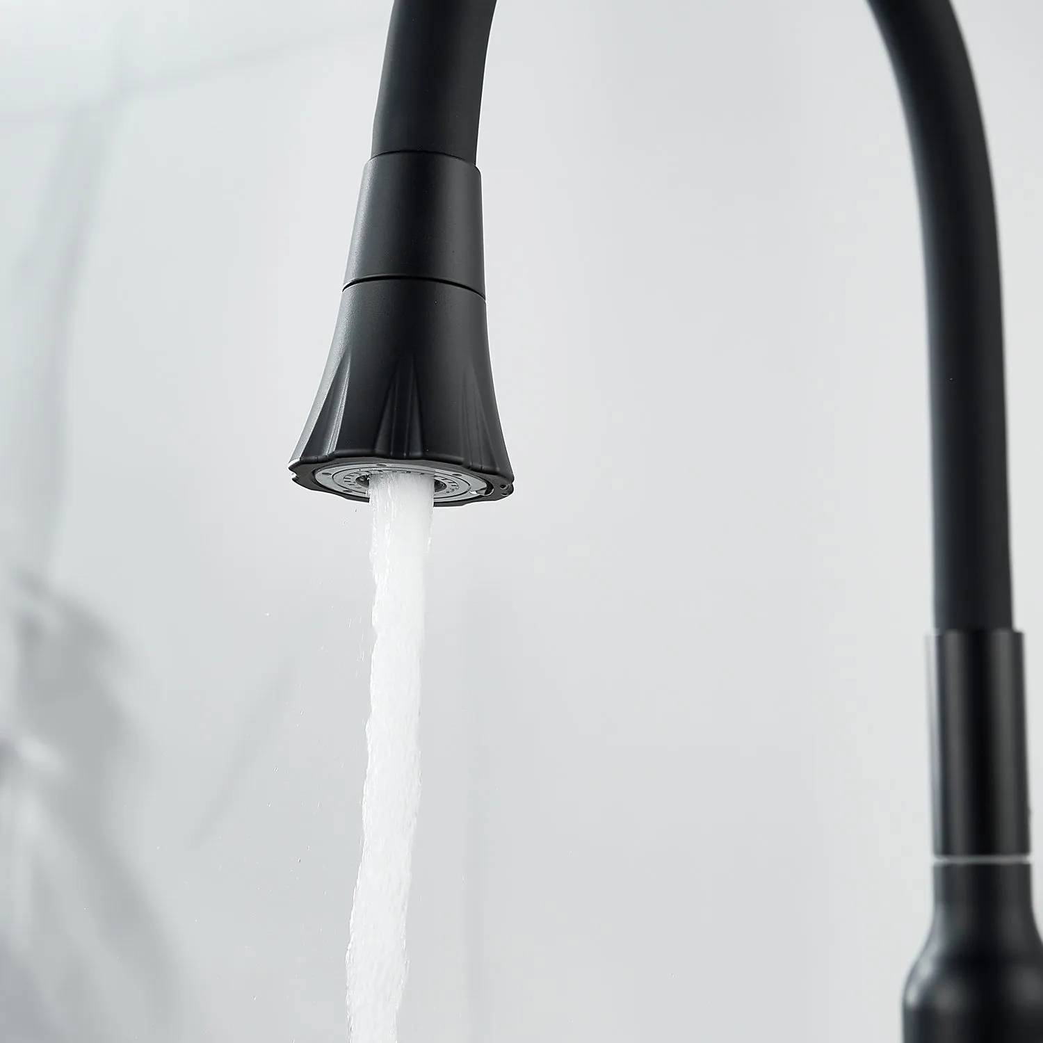 Смеситель для кухни с гибким изливом Raffine F303H-3, черный