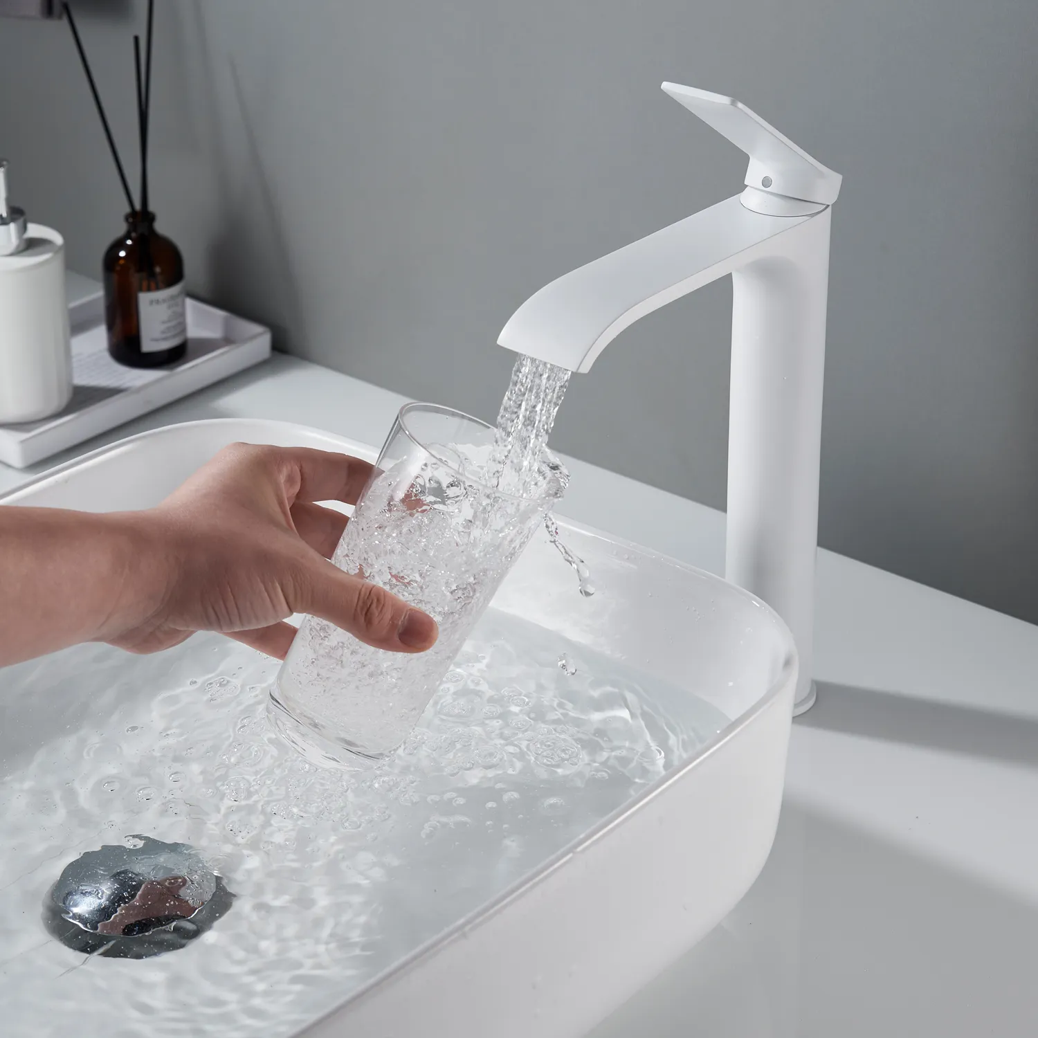 Смеситель для раковины высокий Shevanik S4111C, белый