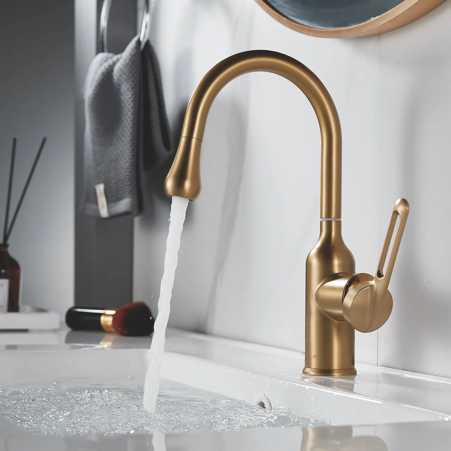 Смеситель для раковины Raffine F101G, золотой сатин