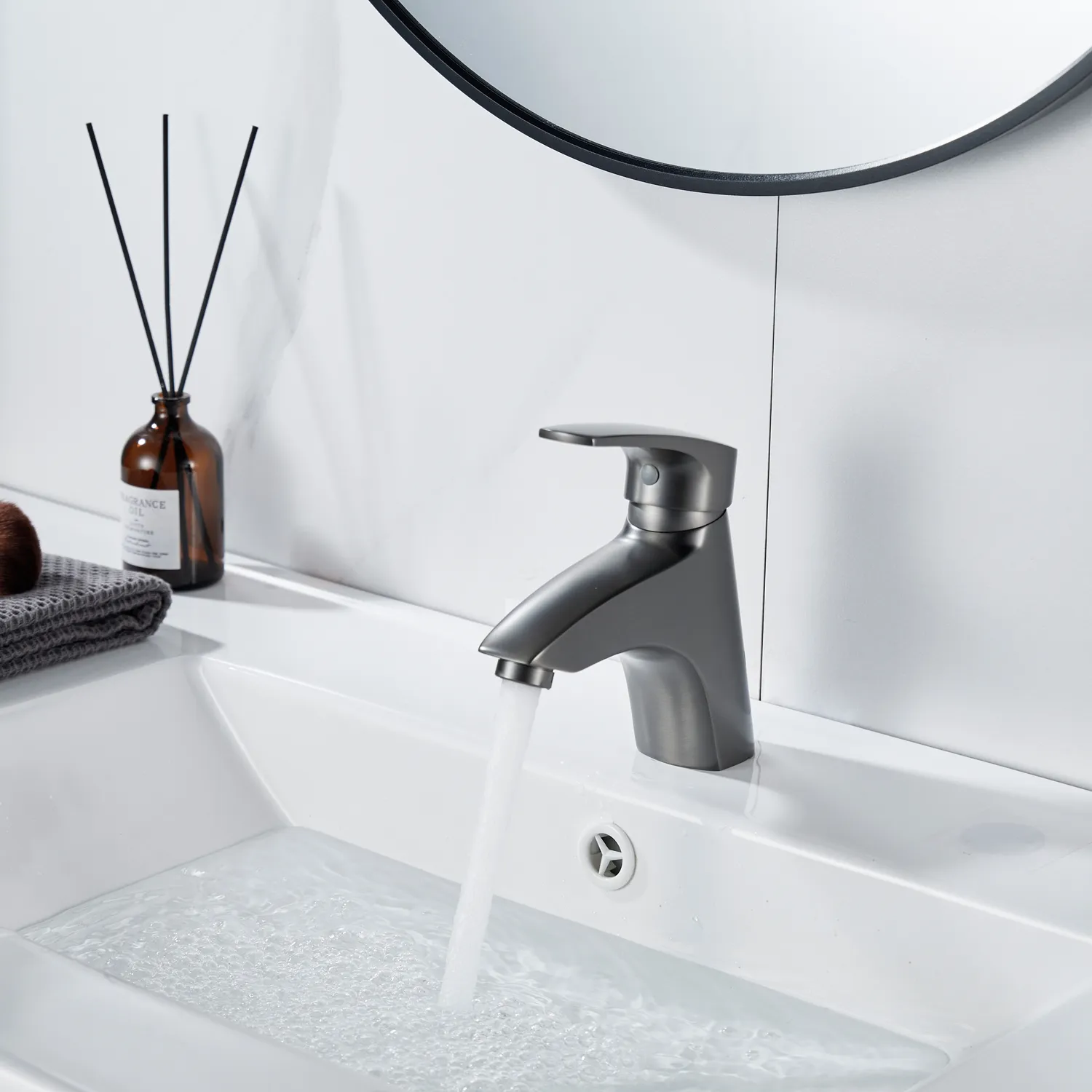 Смеситель для раковины Shevanik S5001T, оружейная сталь