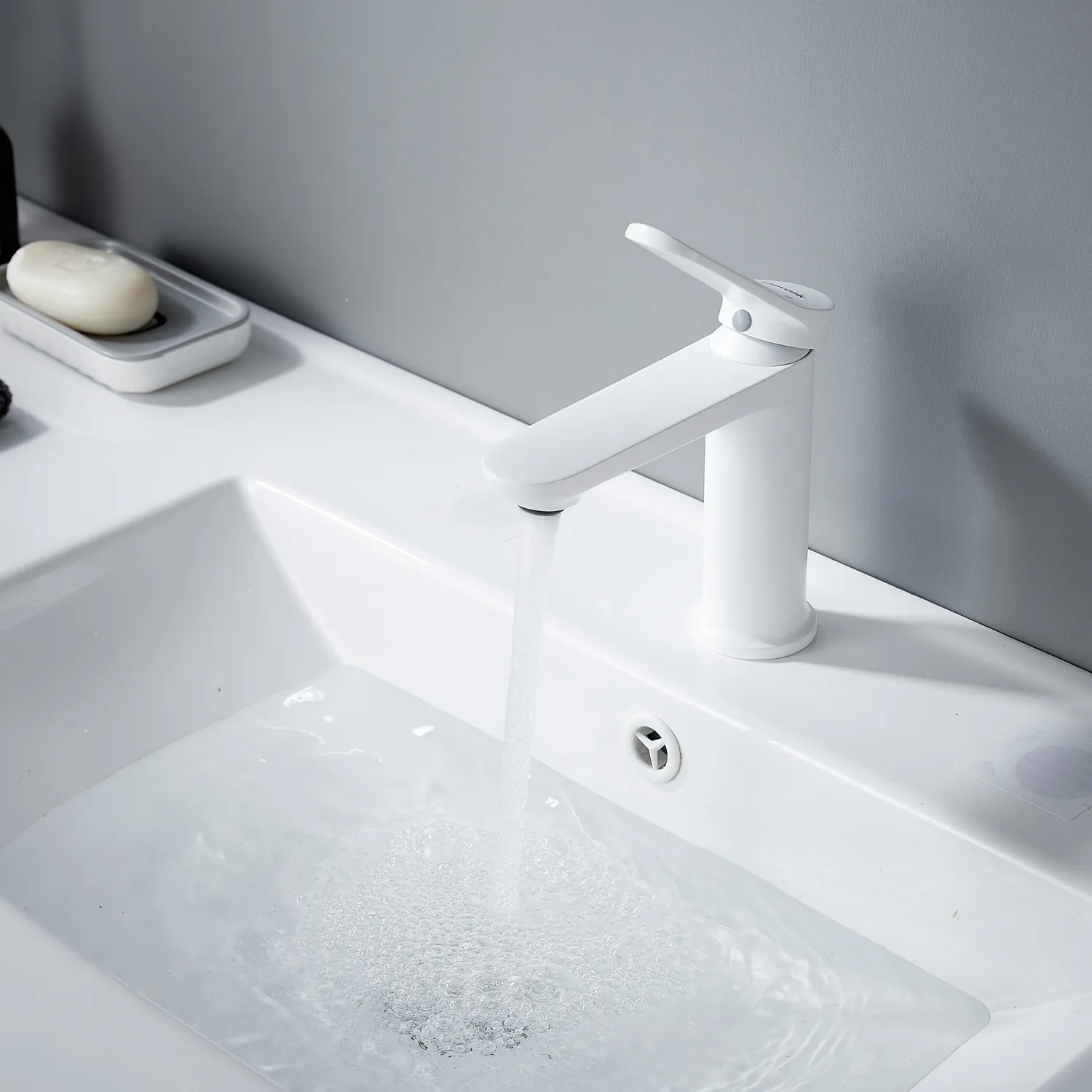 Смеситель для раковины Shevanik S4301C, белый