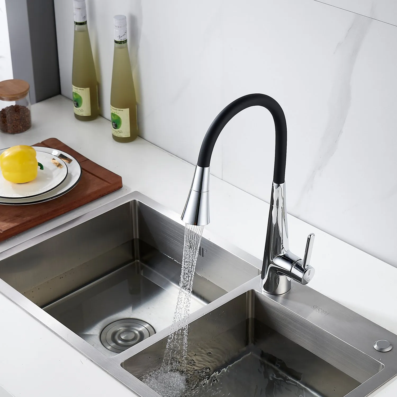 Смеситель для кухни с гибким изливом и режимом "душ" Rose R213, хром