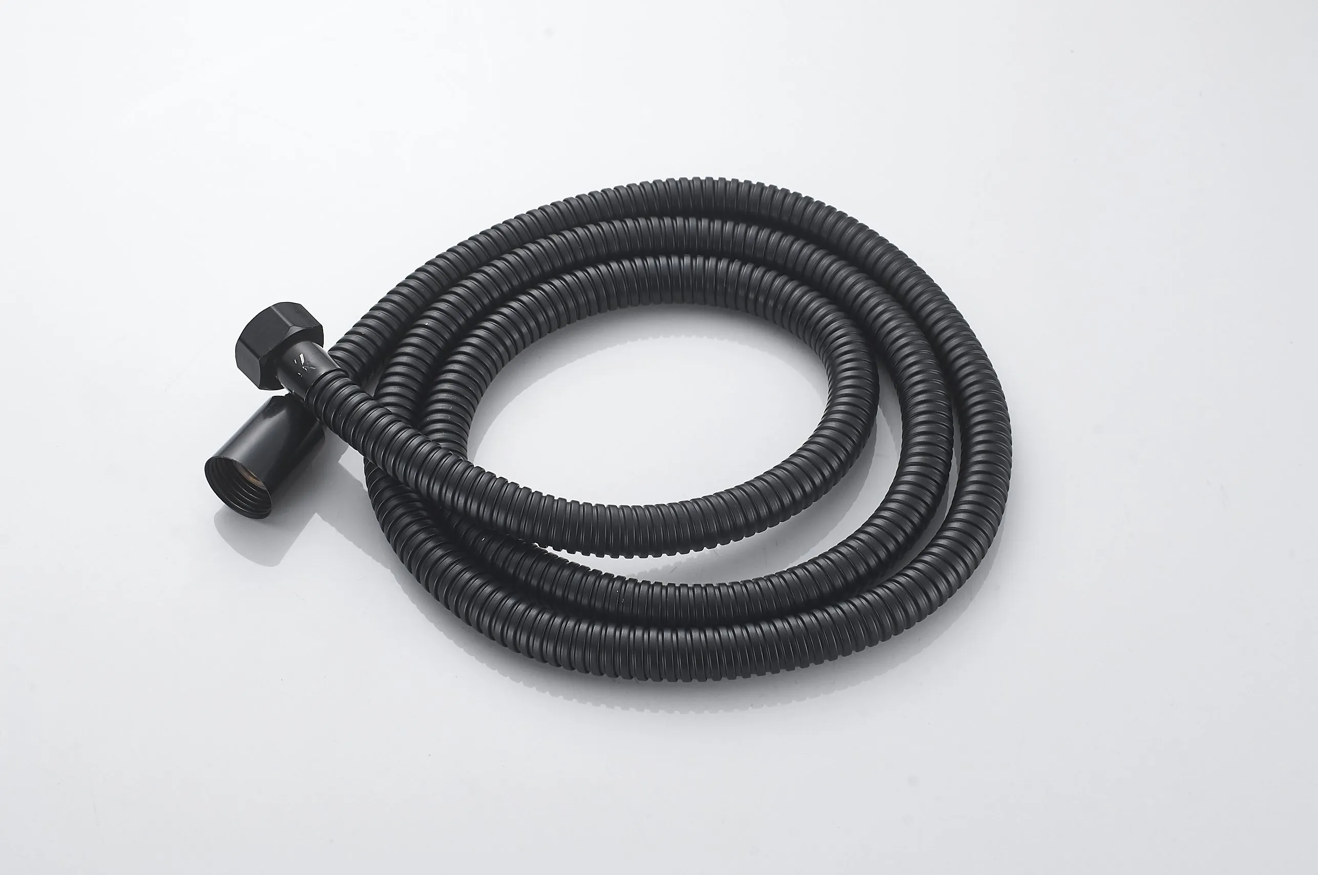 Смеситель для ванны Shevanik S8522H, черный