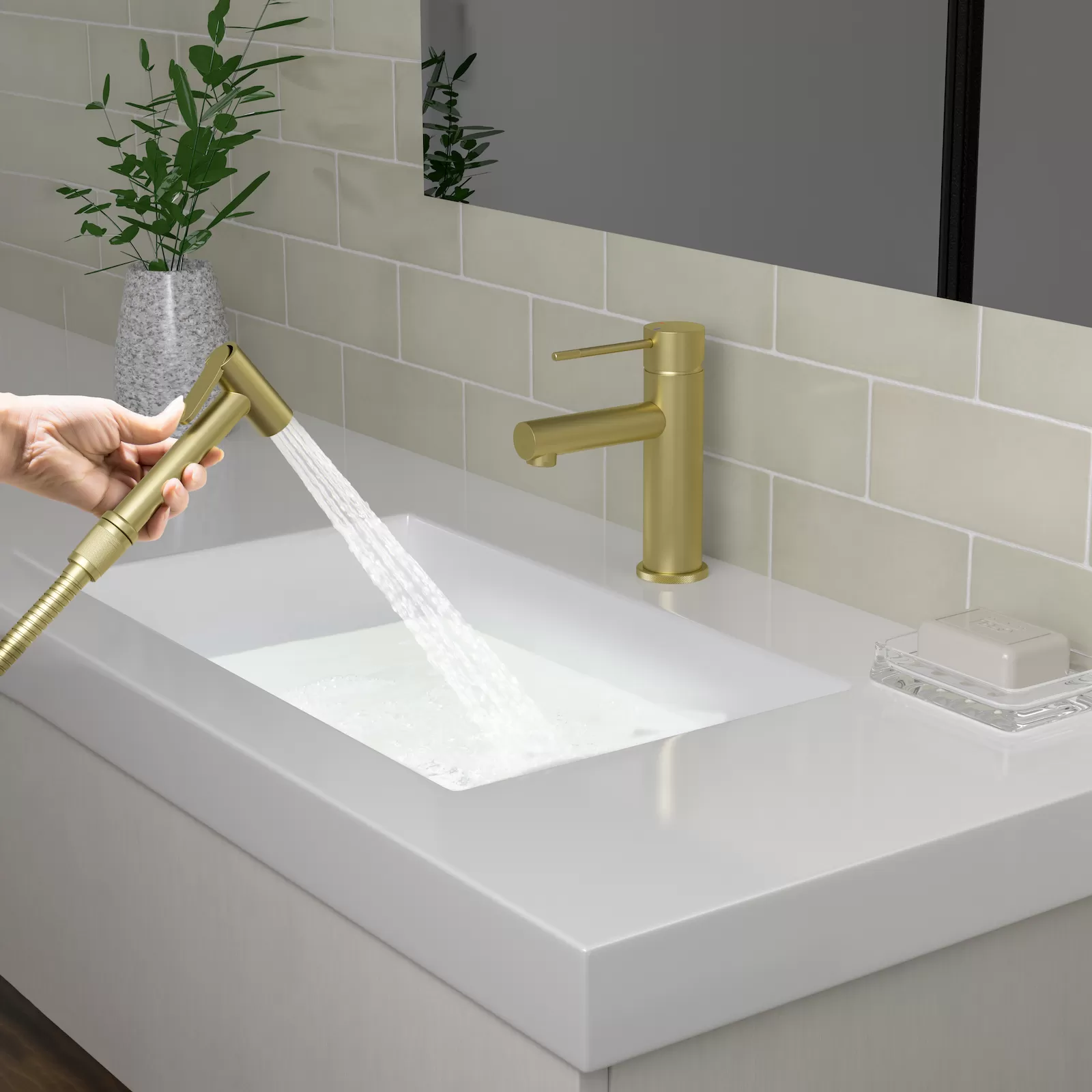 Смеситель для раковины с гигиеническим душем Timo Saona золото матовое (2360/17G)