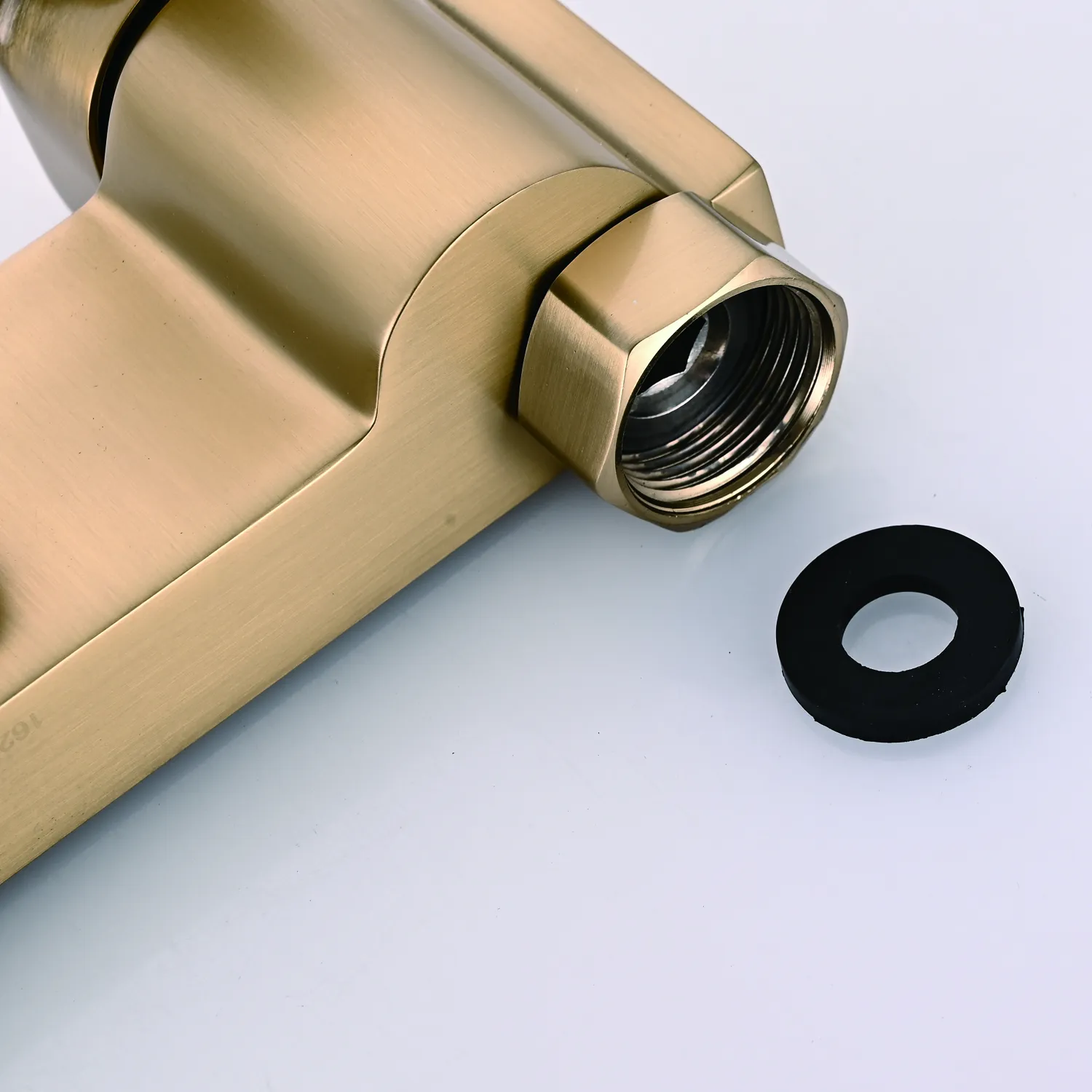 Гигиенический душ со смесителем Rose R1805G-1, золотой сатин