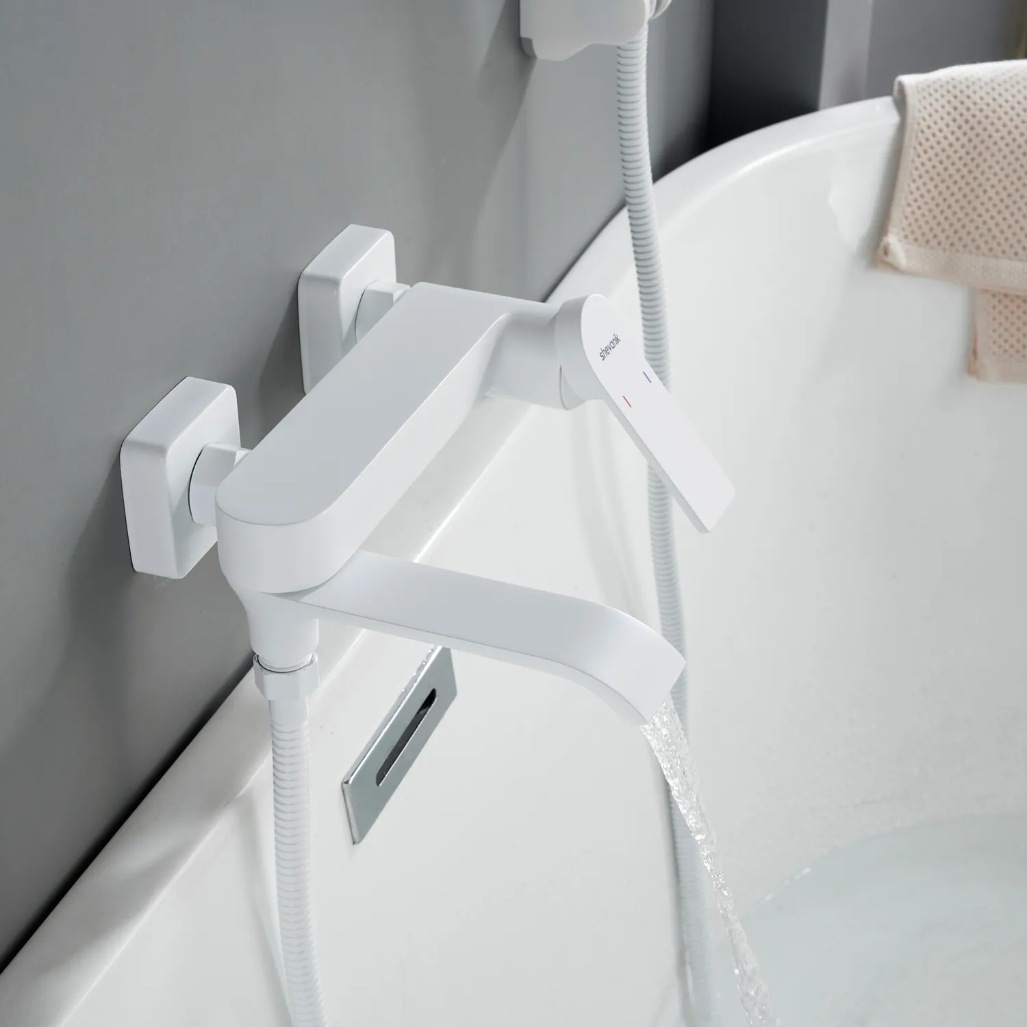 Смеситель для ванны Shevanik S4102C, белый