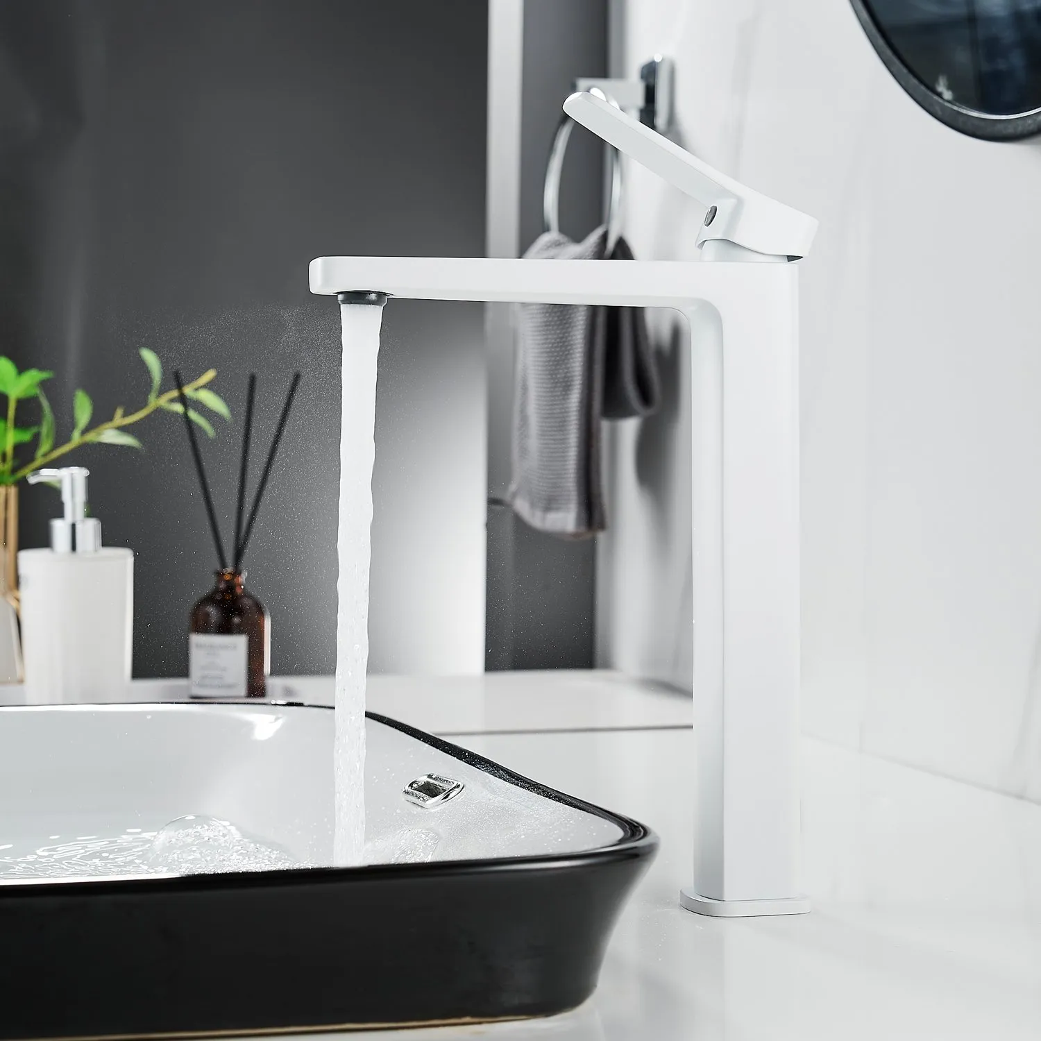 Смеситель для раковины Shevanik S9911C, белый