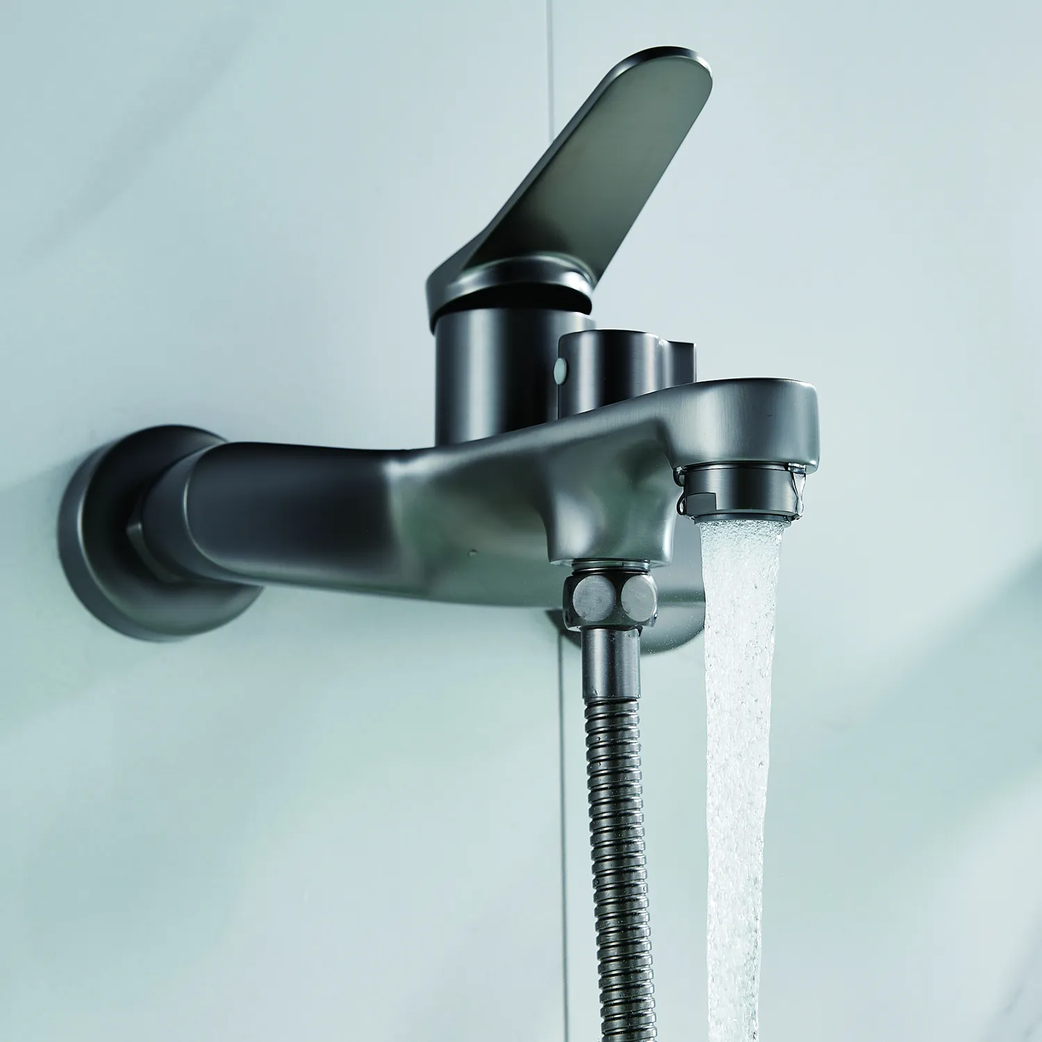 Смеситель для ванны Shevanik S6202T, оружейная сталь