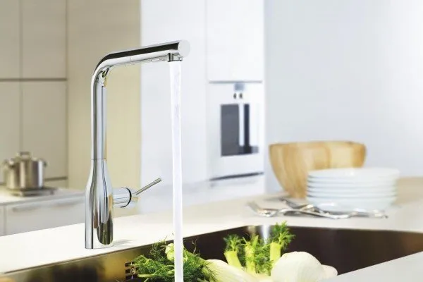 Смеситель для кухни GROHE Essence New выдвижной излив, хром (арт. 30270000)