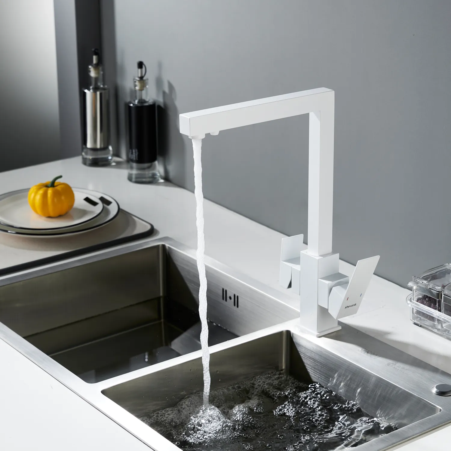 Смеситель для кухни с подключением фильтра Shevanik S148C, белый