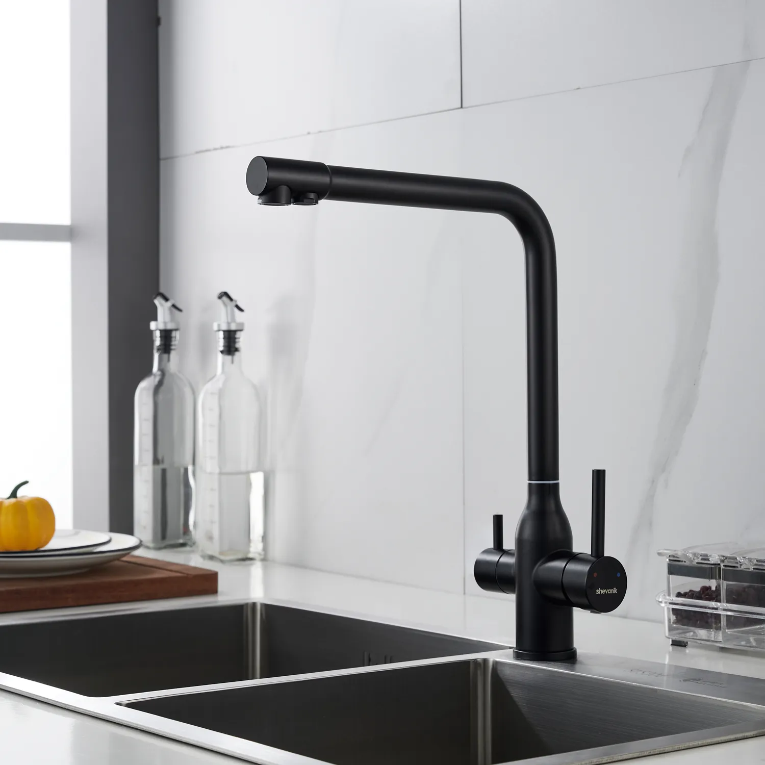 Смеситель для кухни с подключением фильтра Shevanik S248H, черный