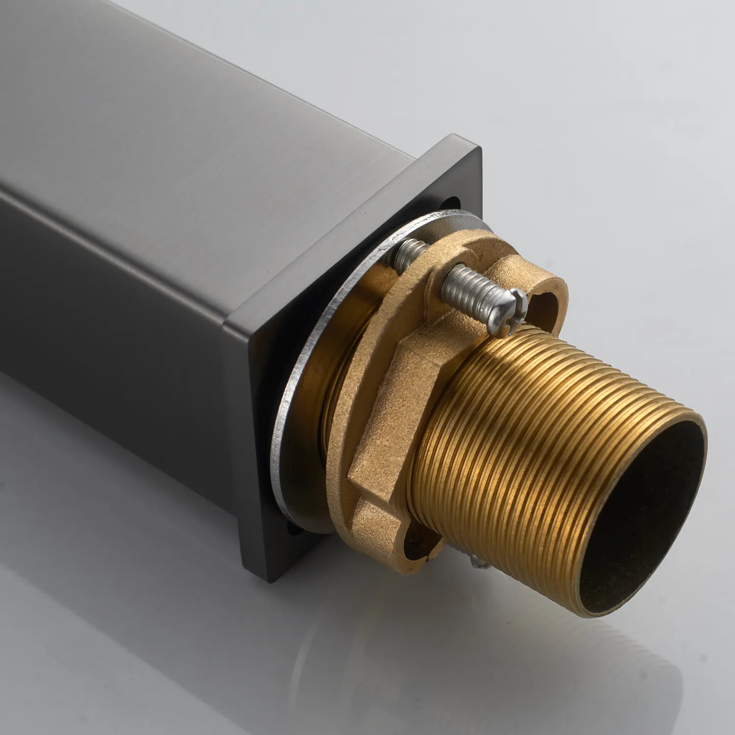 Смеситель для раковины высокий Rose R2811T, оружейная сталь