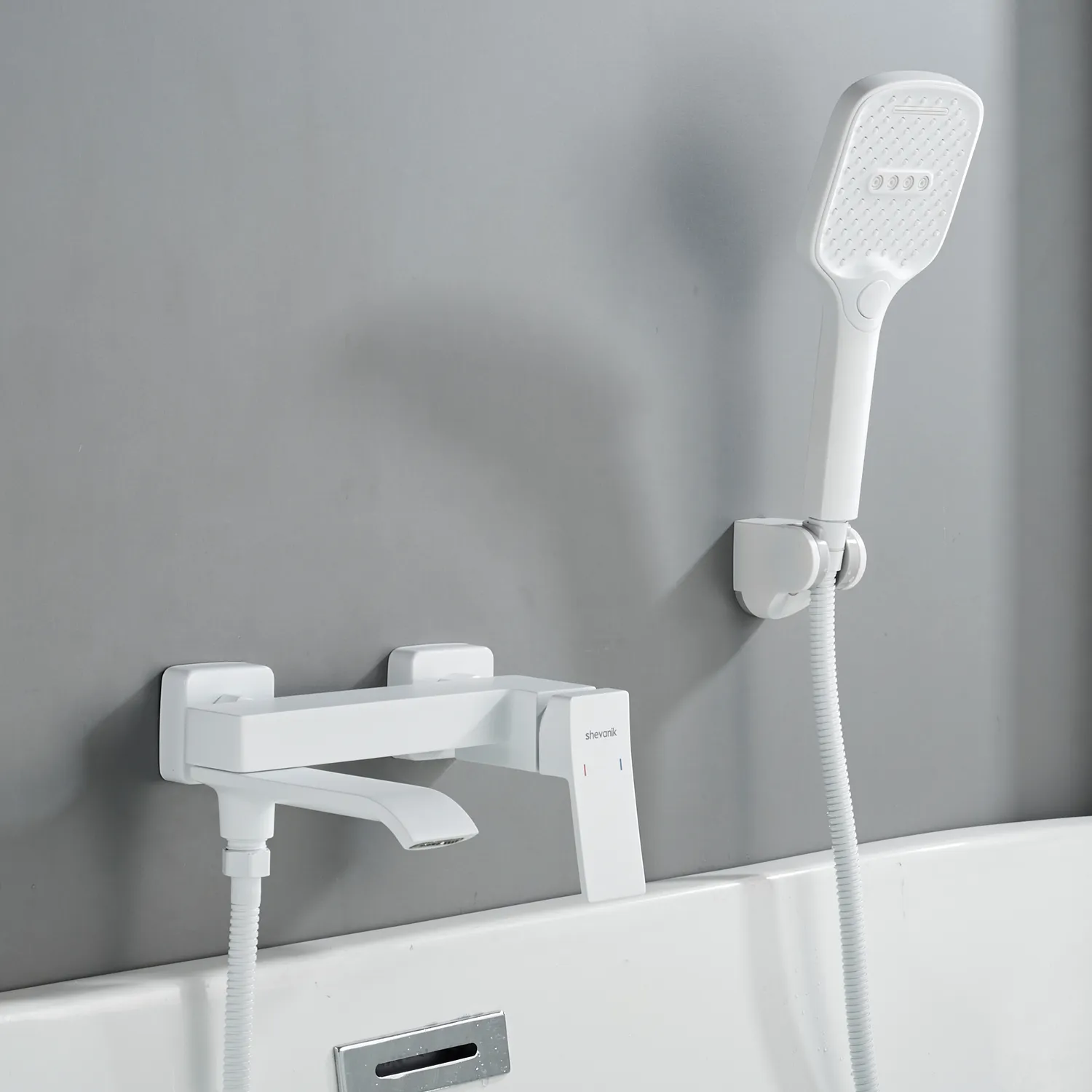 Смеситель для ванны Shevanik S4002C, белый