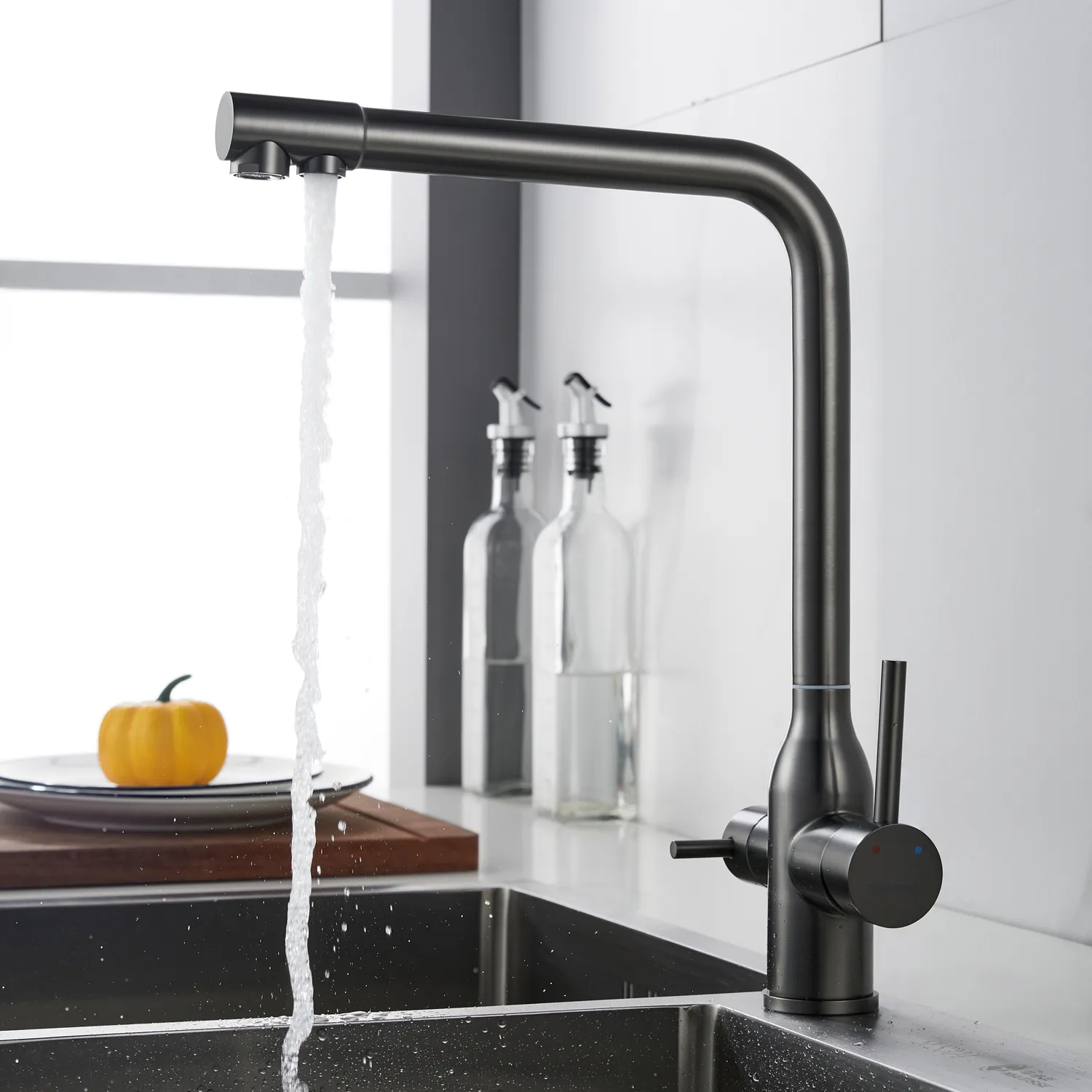 Смеситель для кухни с подключением фильтра Shevanik S248T, оружейная сталь