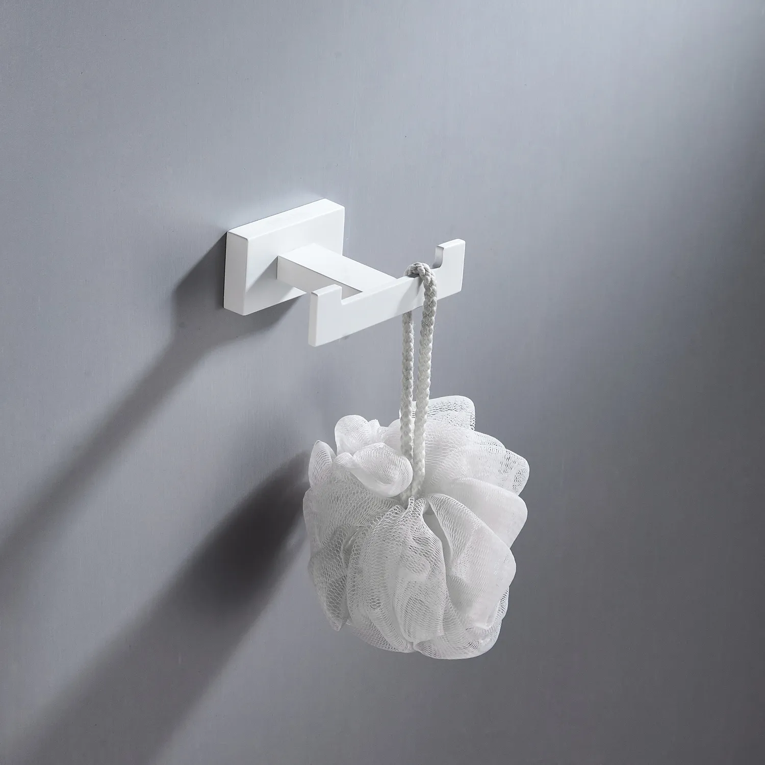 Крючок для ванной комнаты двойной Shevanik SG5621C, белый