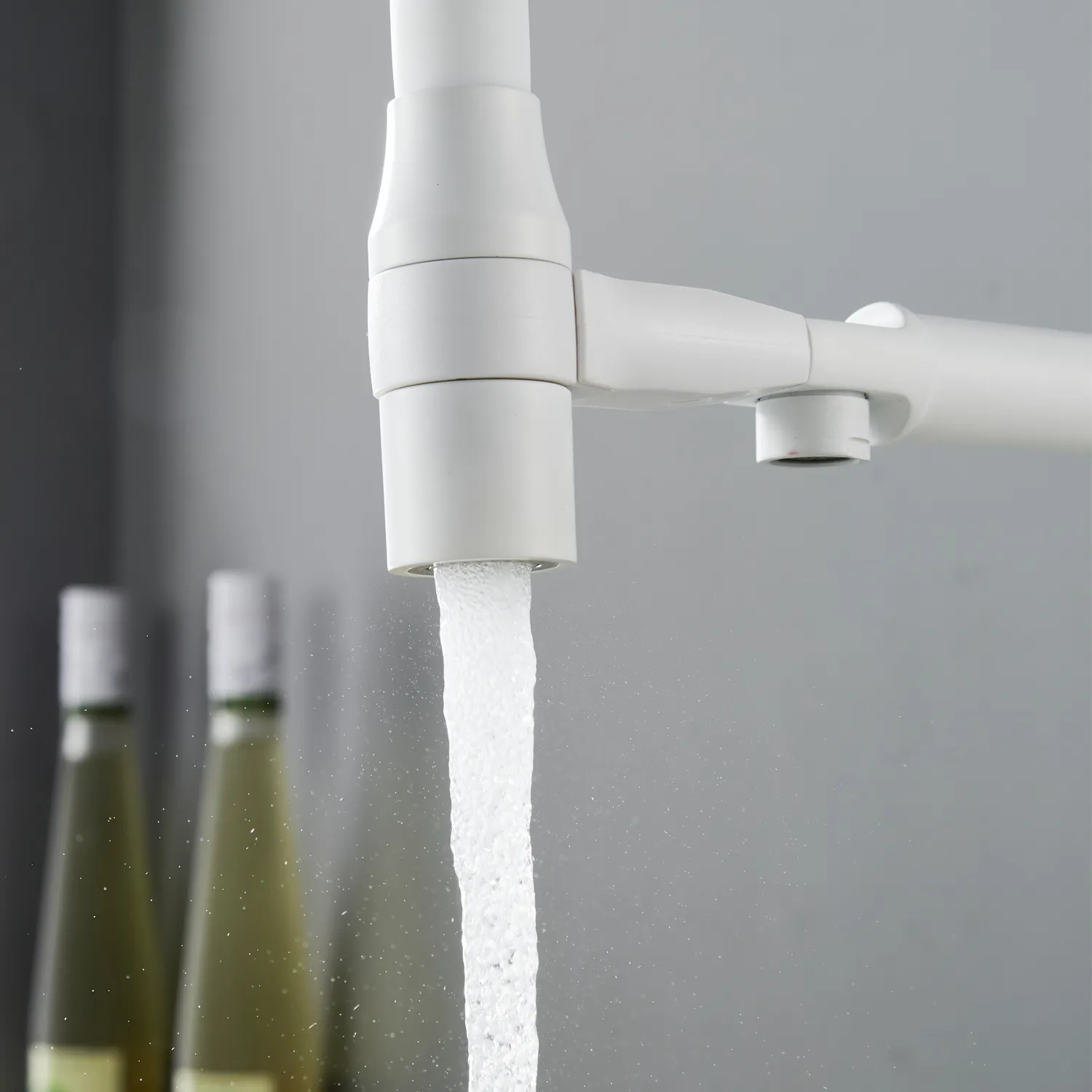 Смеситель для кухни с гибким изливом и подключением фильтра Shevanik S378C, белый