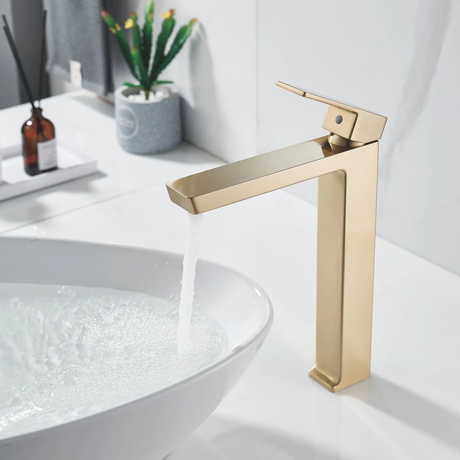 Смеситель для раковины высокий Rose R1811G-1, золотой сатин