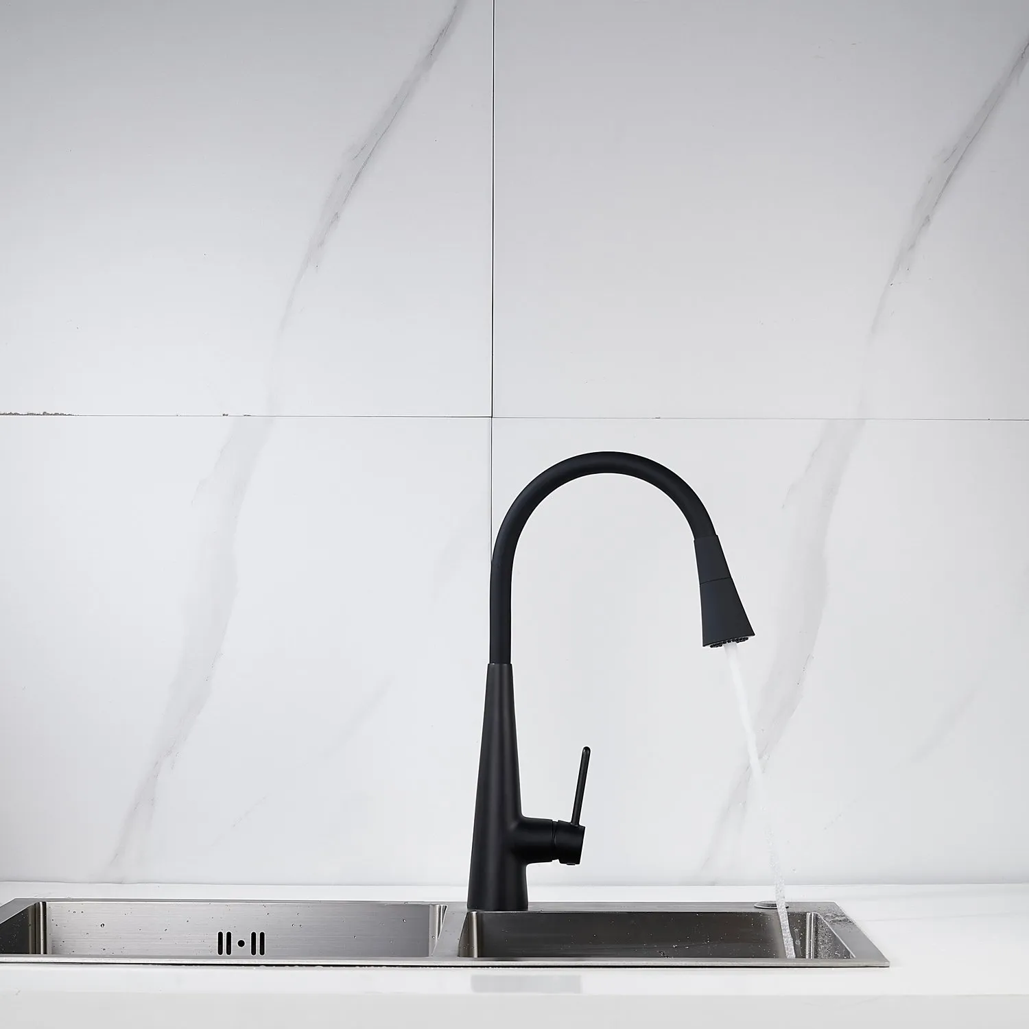 Смеситель для кухни с гибким изливом и режимом "душ" Rose R213H, черный