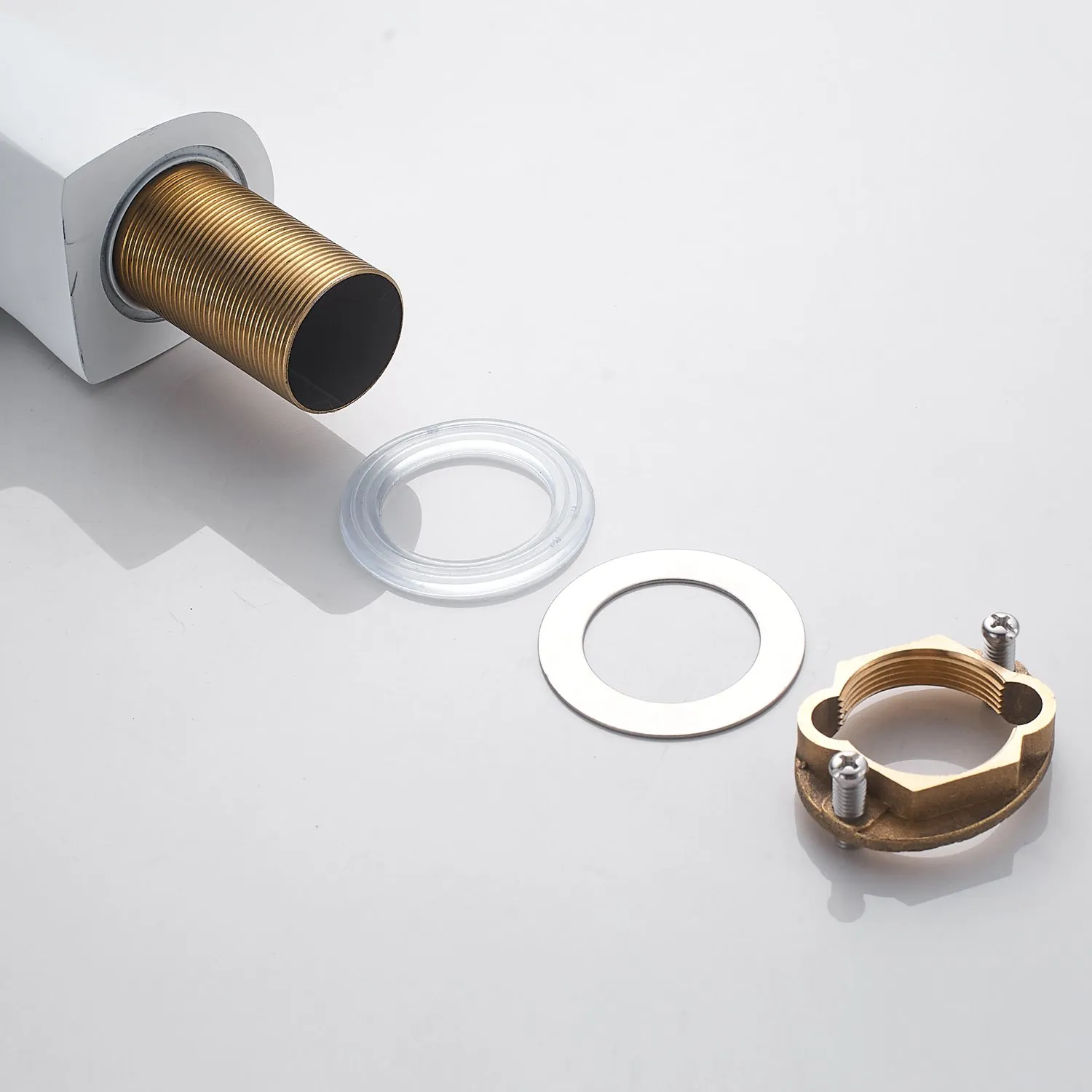 Смеситель для кухни с гибким изливом Shevanik S543C-1, белый