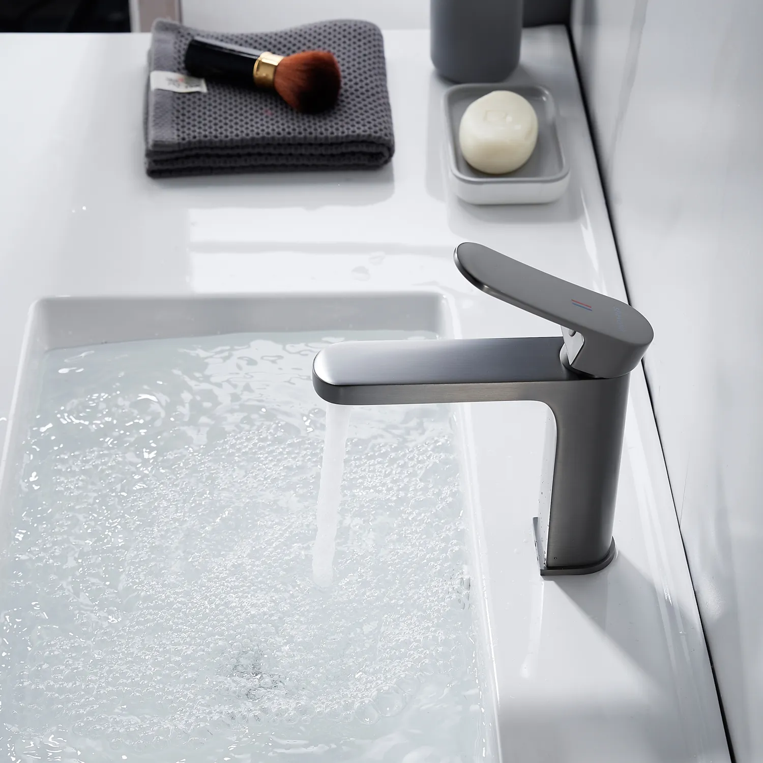 Смеситель для раковины Shevanik S4501T, оружейная сталь