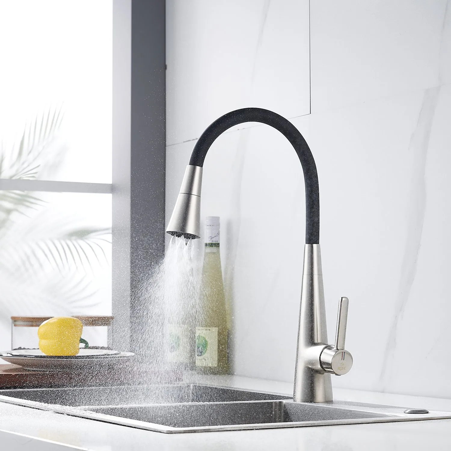 Смеситель для кухни с гибким изливом и режимом "душ" Rose R213L, сатин