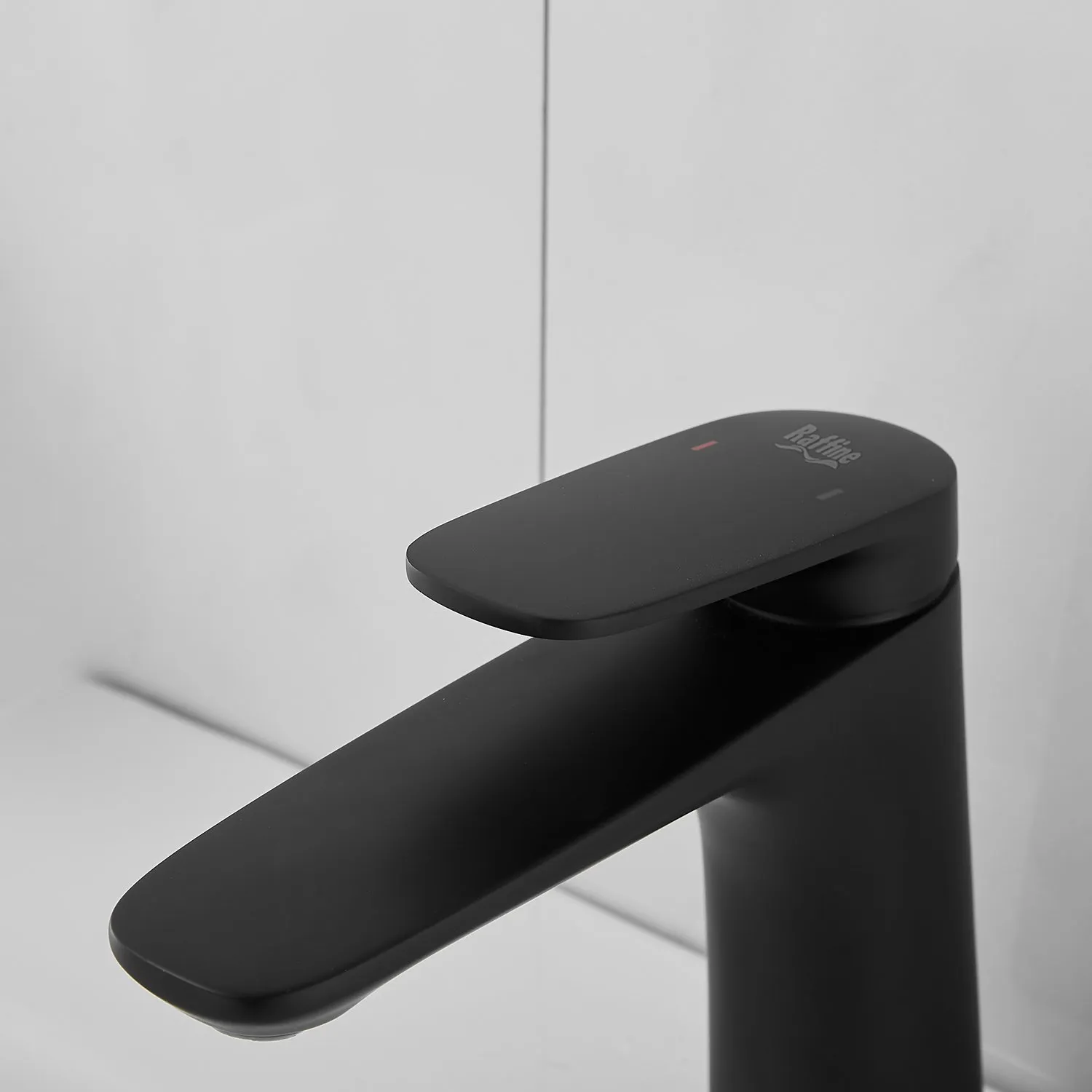 Смеситель для раковины Raffine F0185H, черный