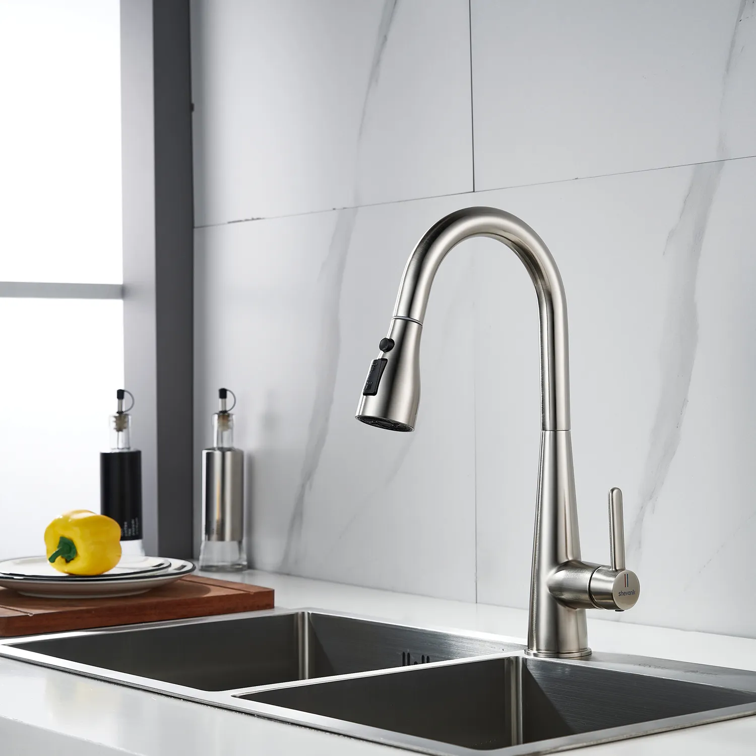 Смеситель для кухни с выдвижным изливом Shevanik S363L, сатин