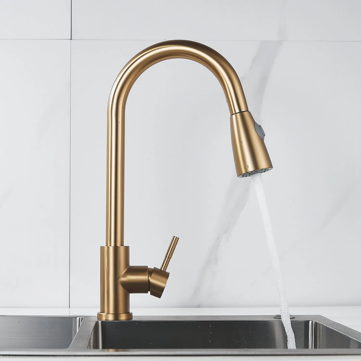 Смеситель для кухни с выдвижным изливом Raffine F213G, золотой сатин